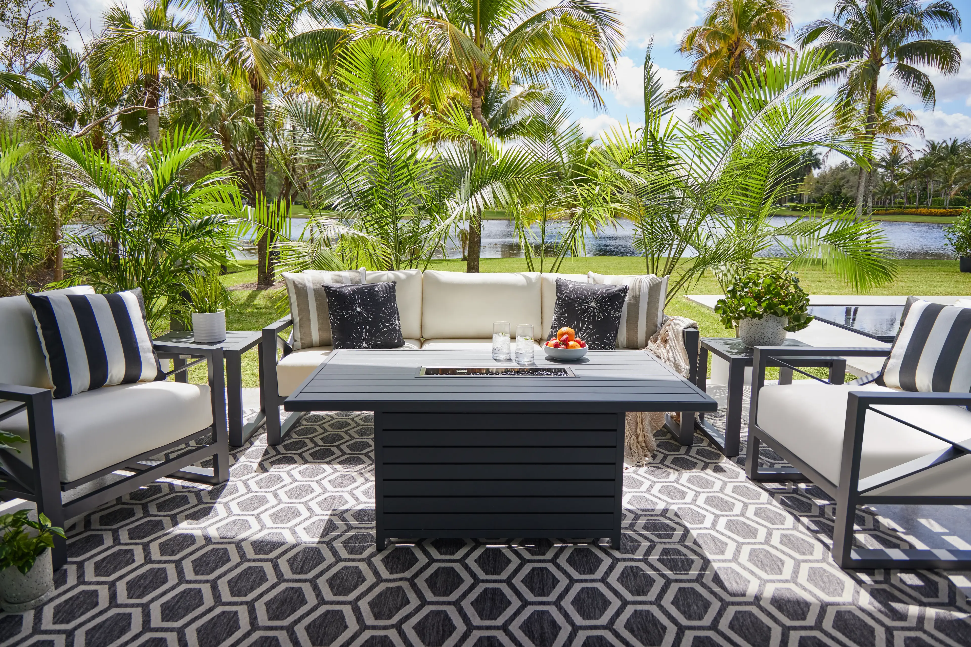 6 Tips On Creating A Warm And Welcoming Front Porch Space