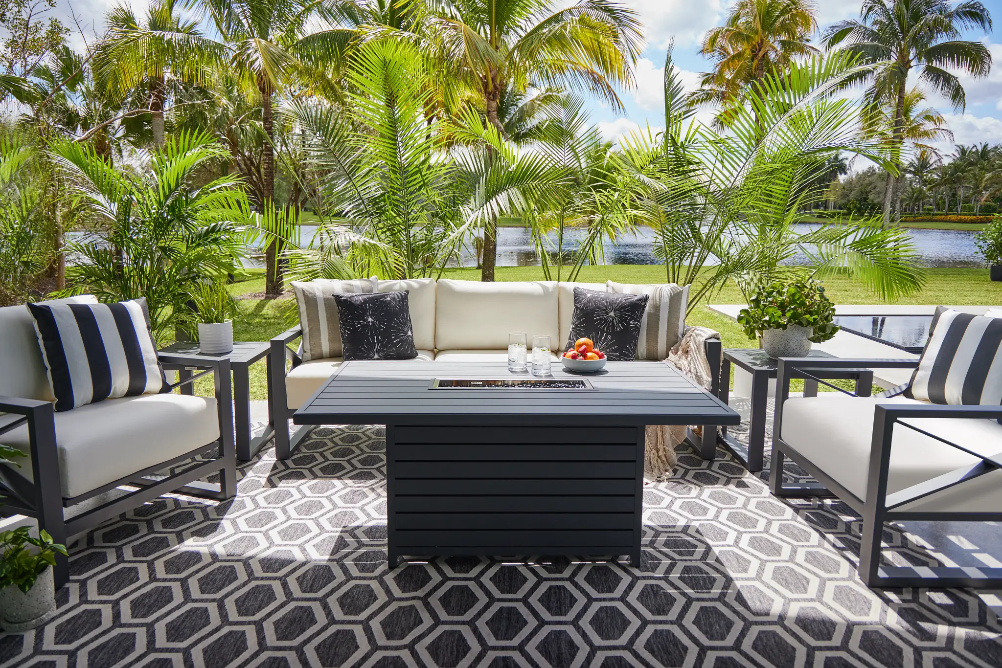 6 Tips On Creating A Warm And Welcoming Front Porch Space