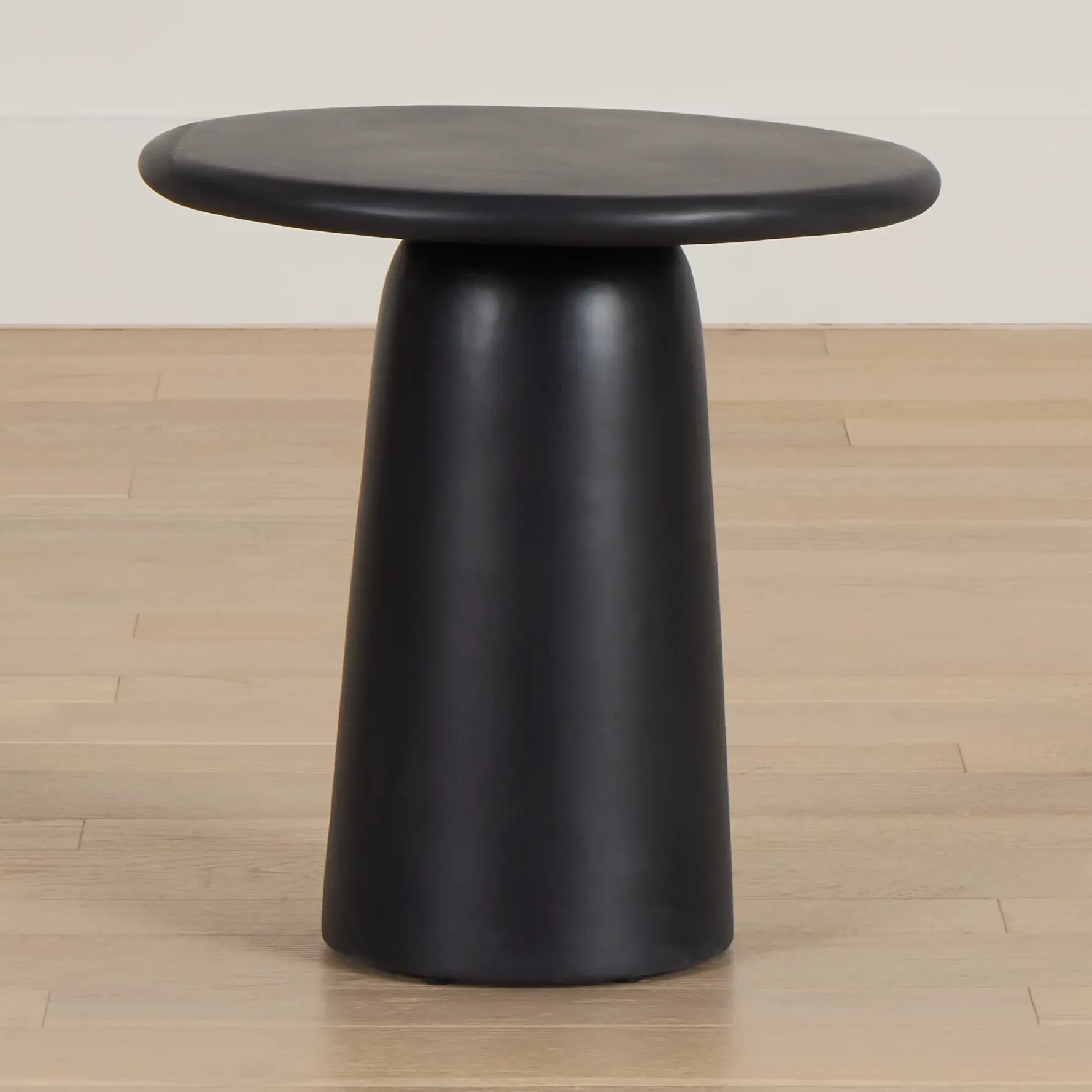 Malo Black Round End Table Malo Black Round End Table