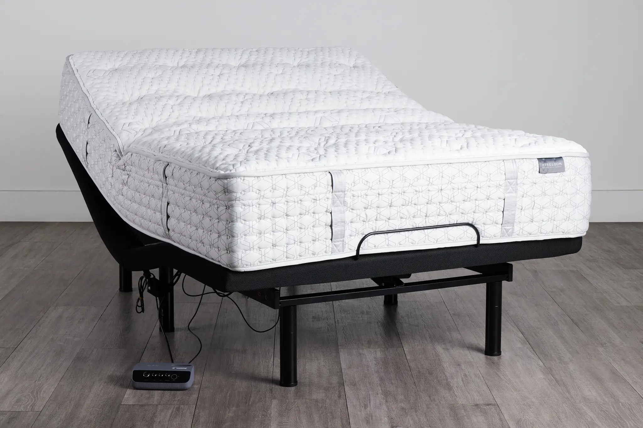 Aireloom Timeless Odyssey Streamline Firm Elite Adjustable Mattress Set Aireloom Timeless Odyssey Streamline Firm Elite Adjustable Mattress Set