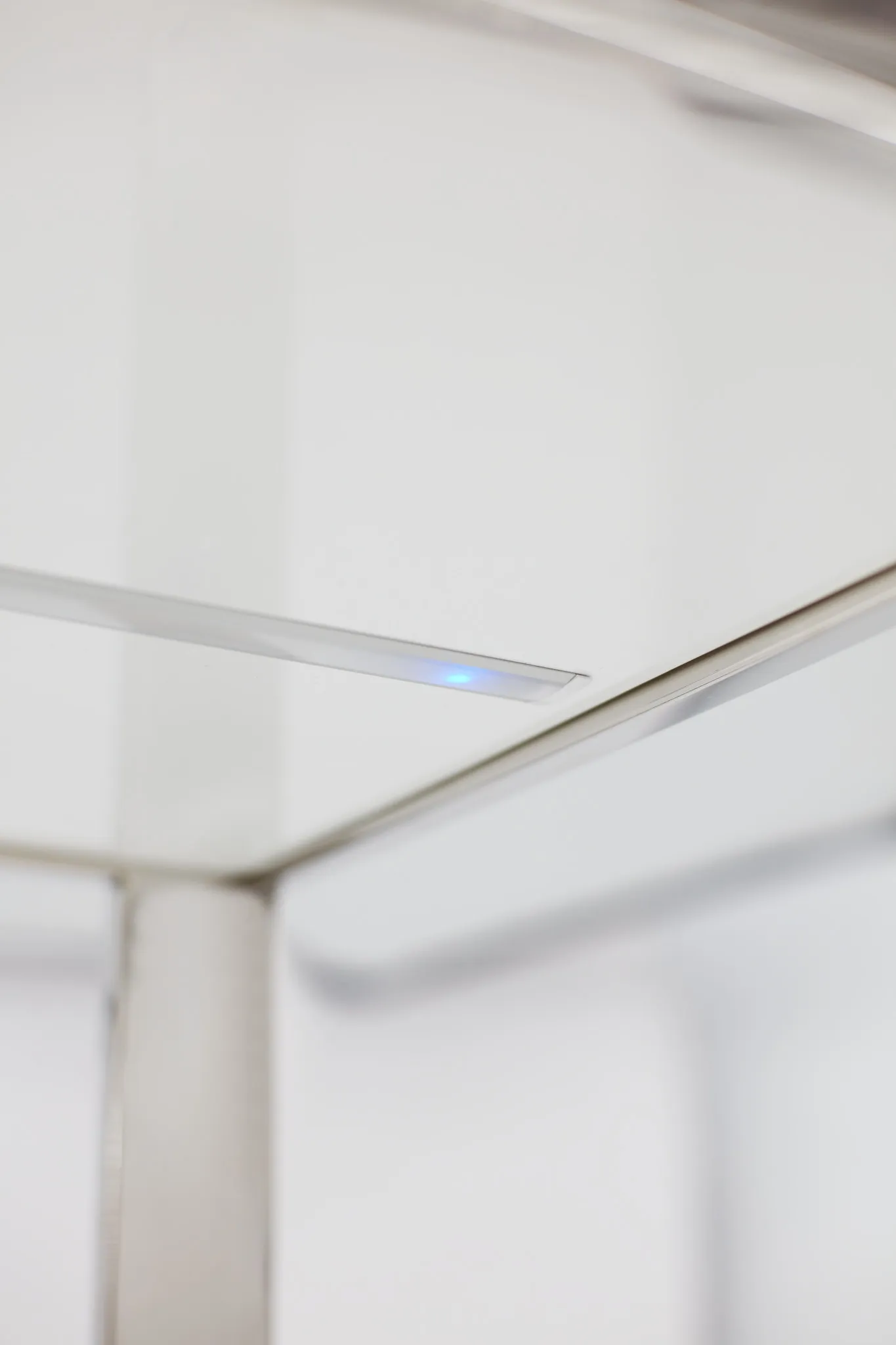 Miami White Glass Entertainment Wall