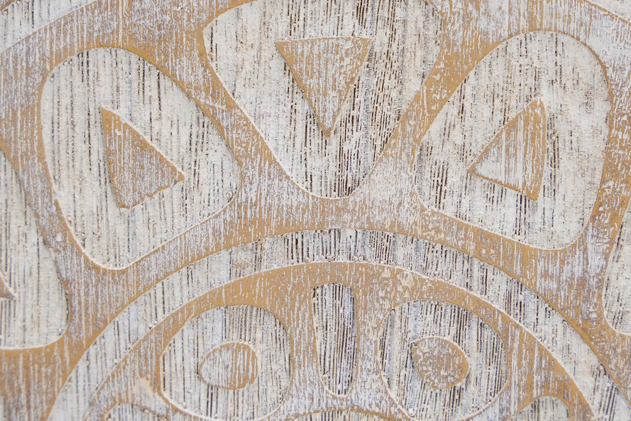 Rusty White Large Tabletop Accessory Rusty White Large Tabletop Accessory