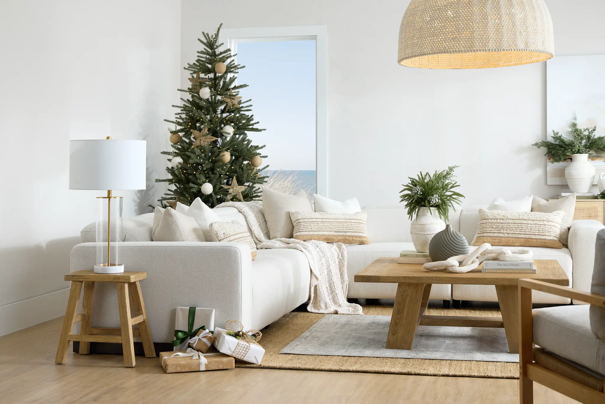  Make CITY Furniture Your Partner for Holiday Hosting  
