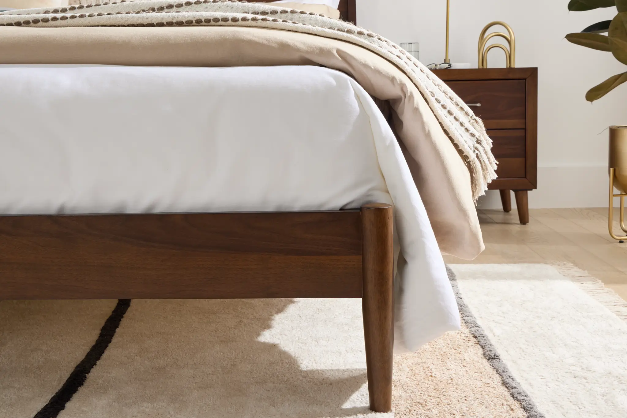 Palmdale Dark Tone Platform Bed Palmdale Dark Tone Platform Bed