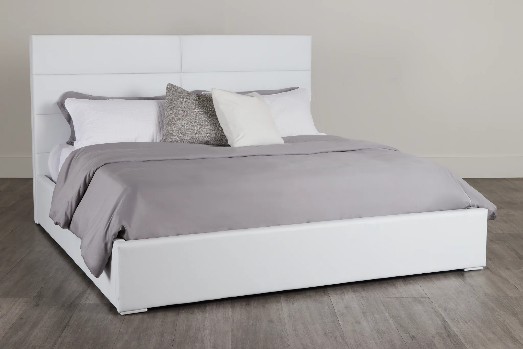 Doral White Uph Platform Bed