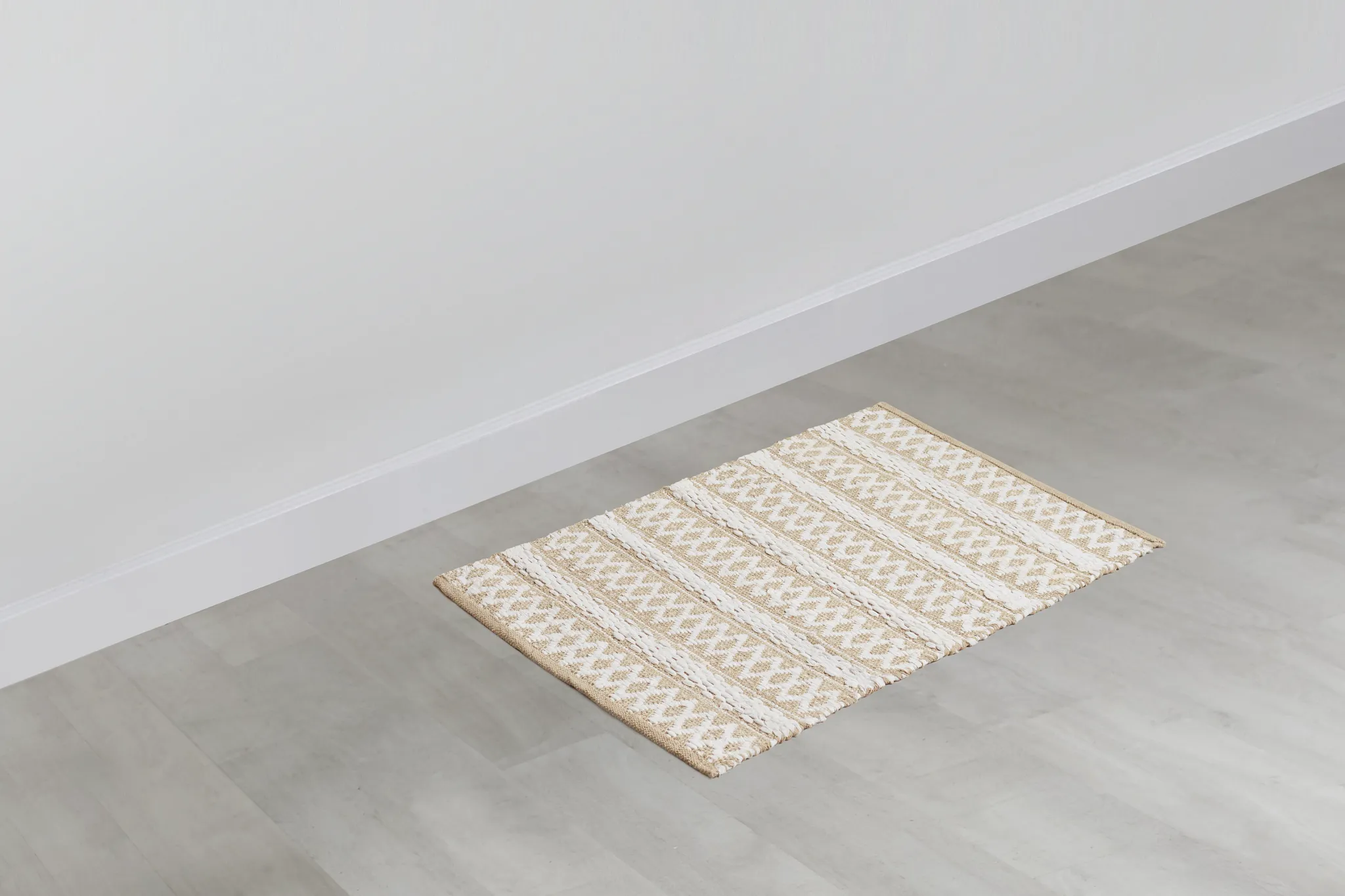 Sandon Ivory 2x3 Area Rug