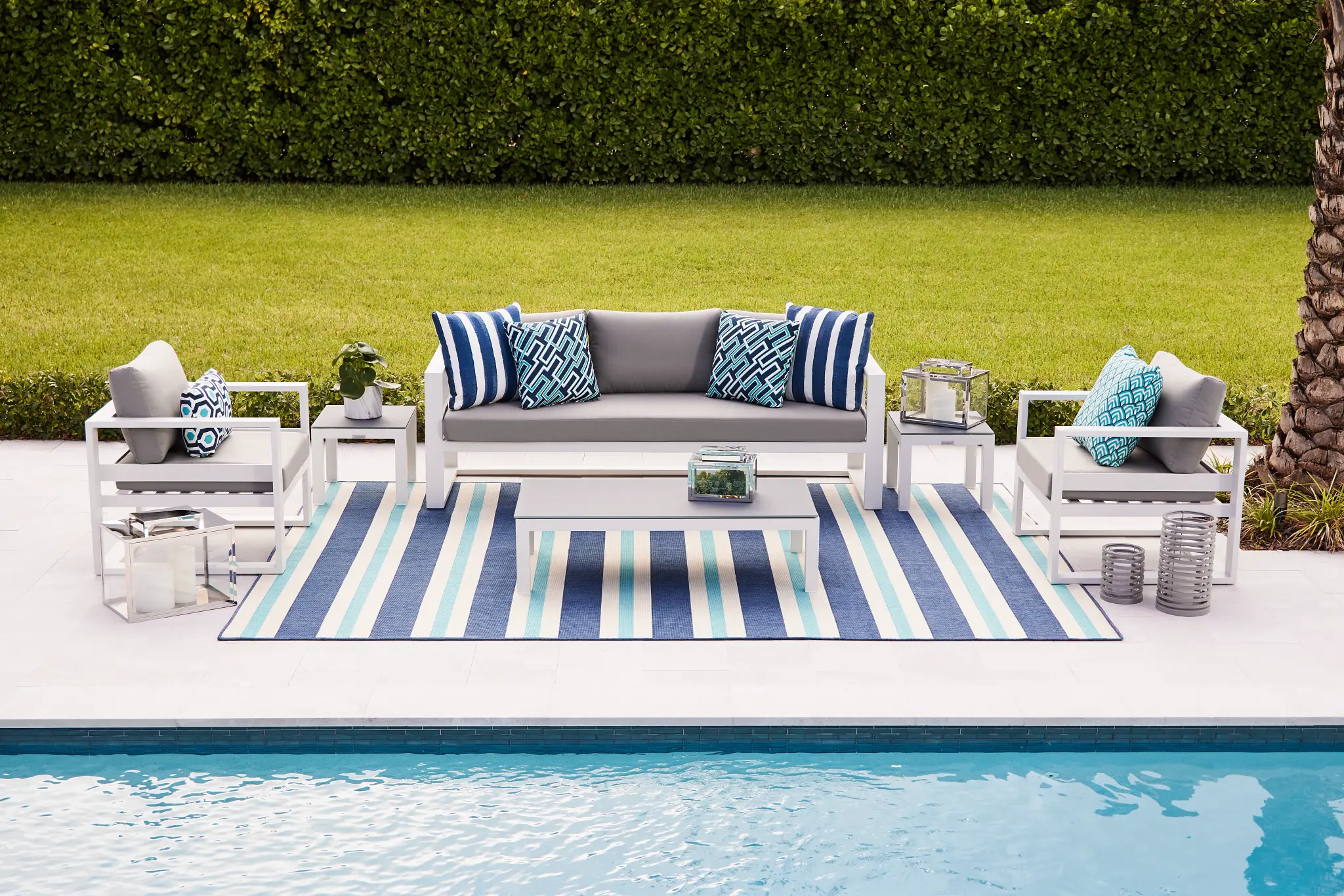  Cushion & Rug Seasonal Swaps