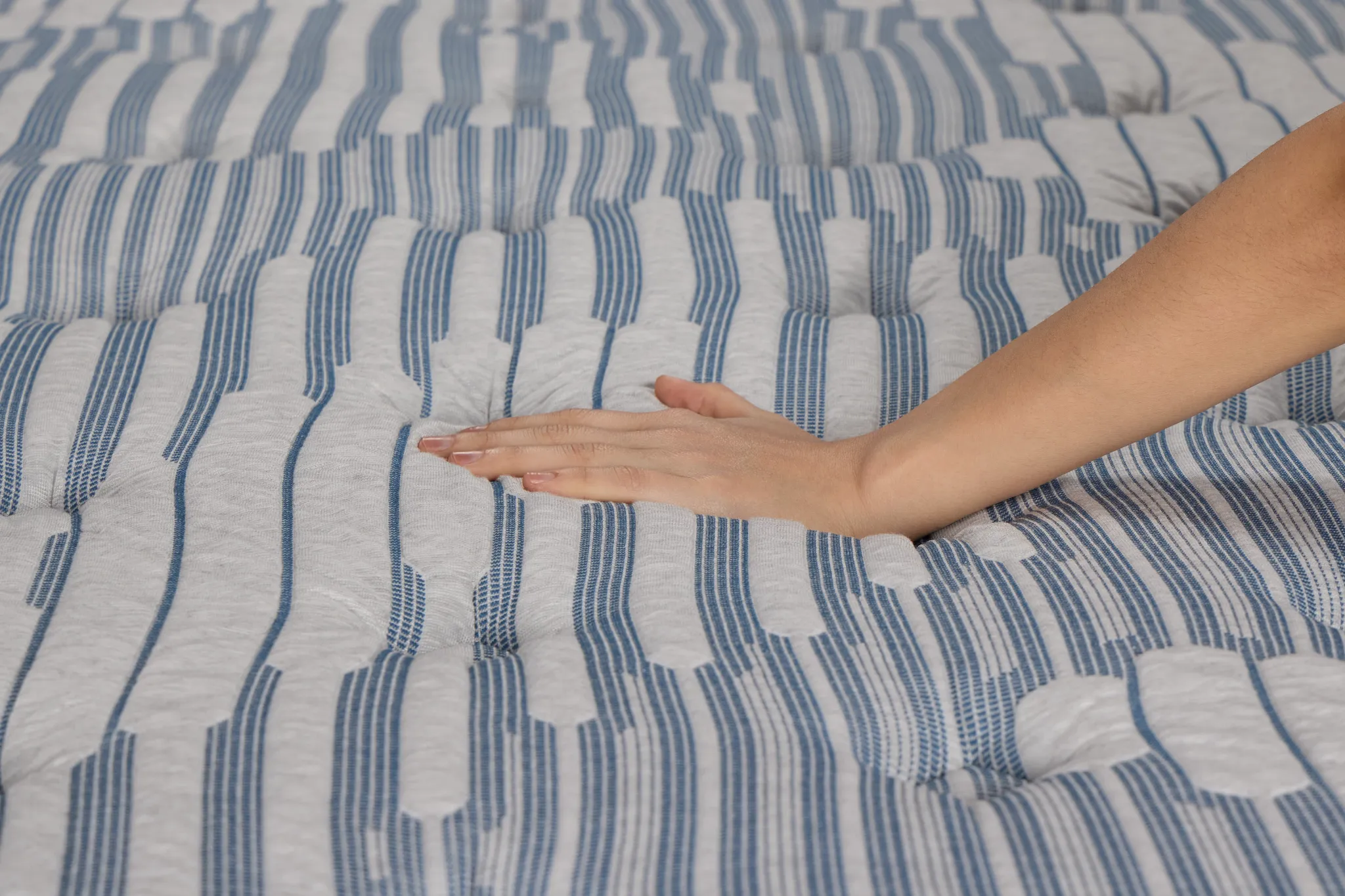 Kevin Charles By Sealy Signature 14" Plush Euro Top Mattress