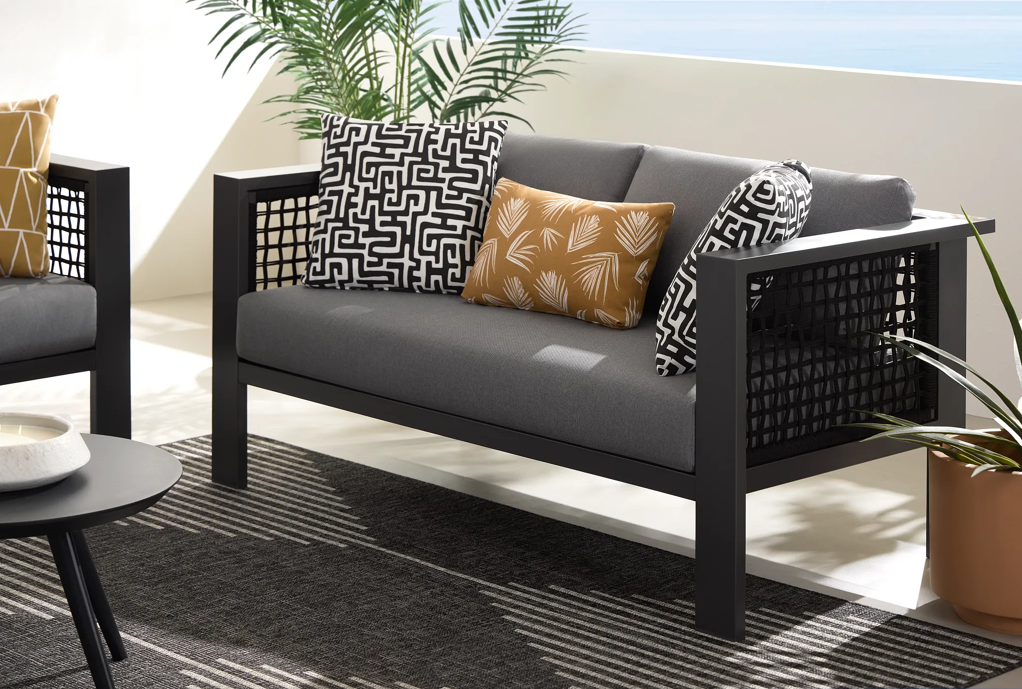 Sunrise Dark Gray Loveseat