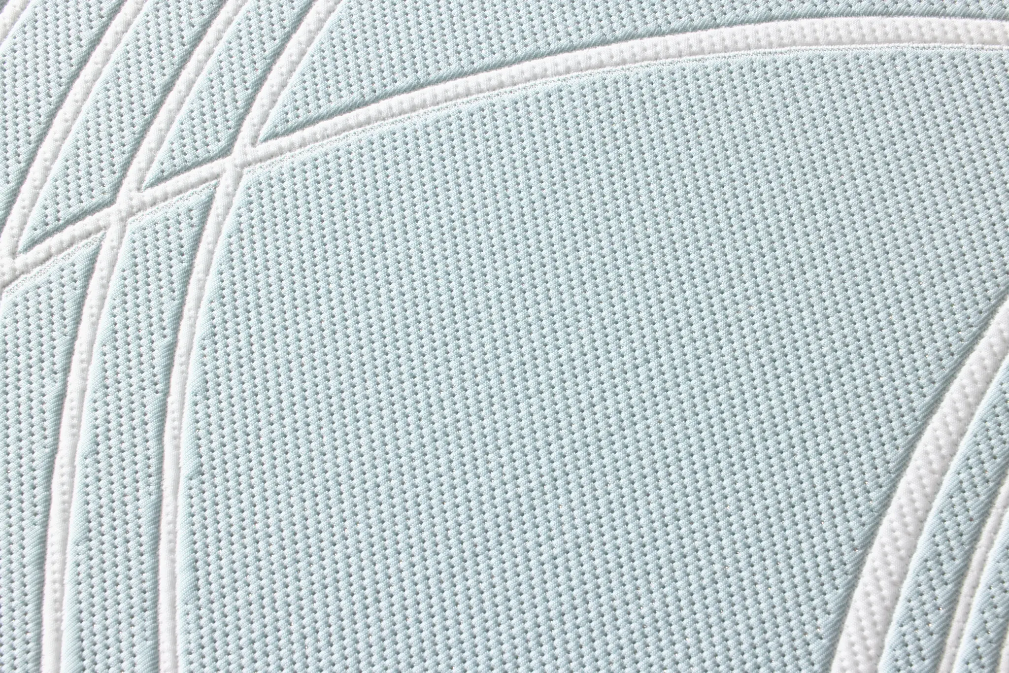 Tempur-pedic Tempur-luxeadapt 13" Medium Hybrid Mattress Tempur-pedic Tempur-luxeadapt 13" Medium Hybrid Mattress