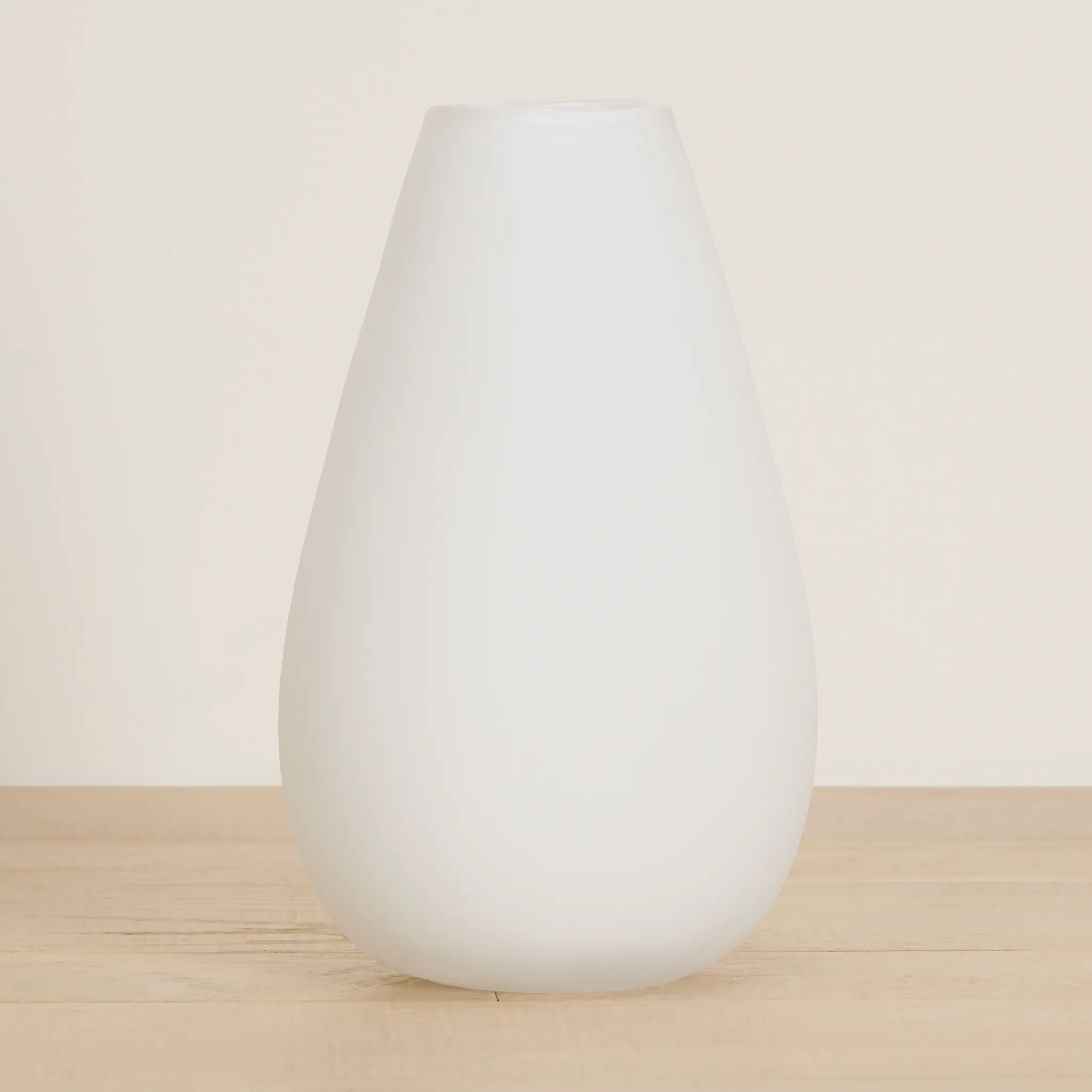 Sela White Medium Vase