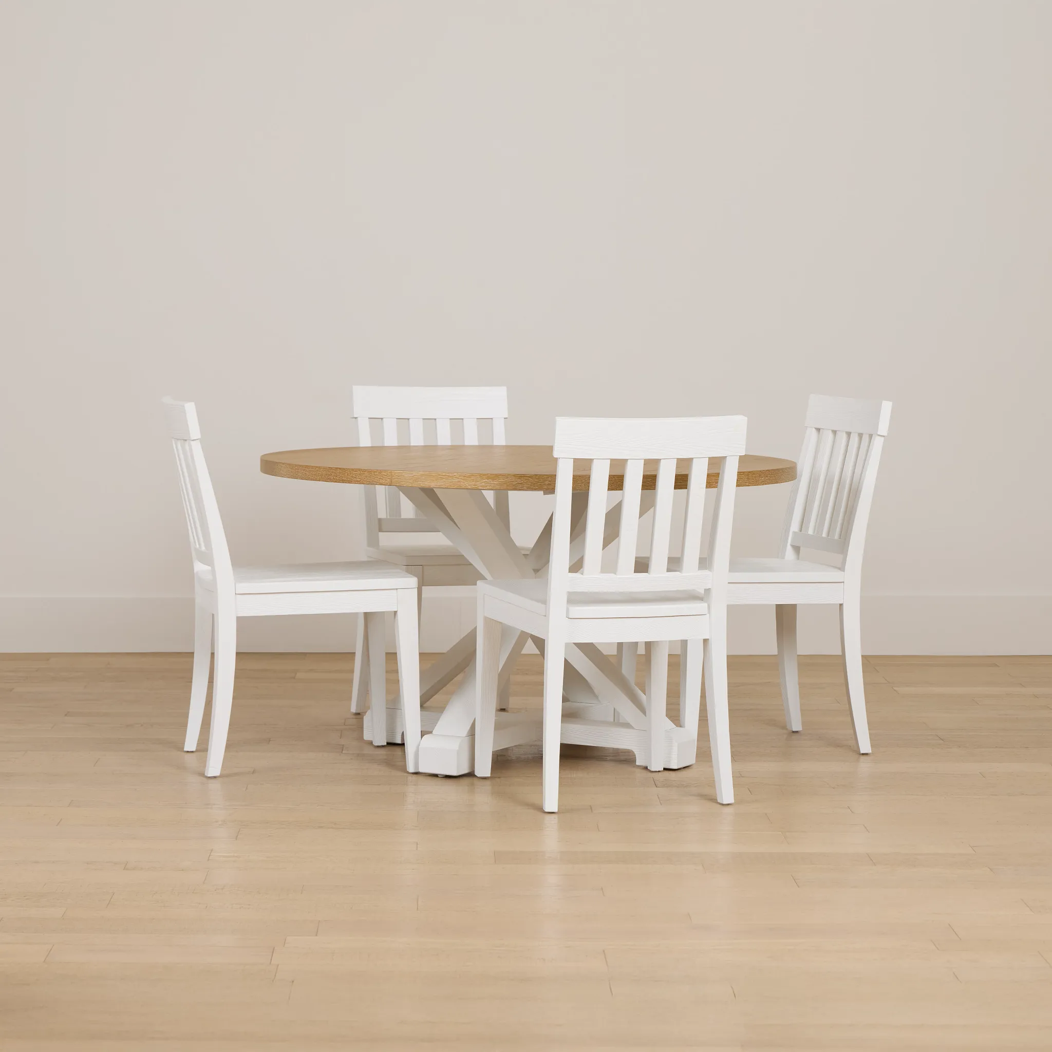 Nantucket Two-tone Pine Round Table & 4 White Chairs