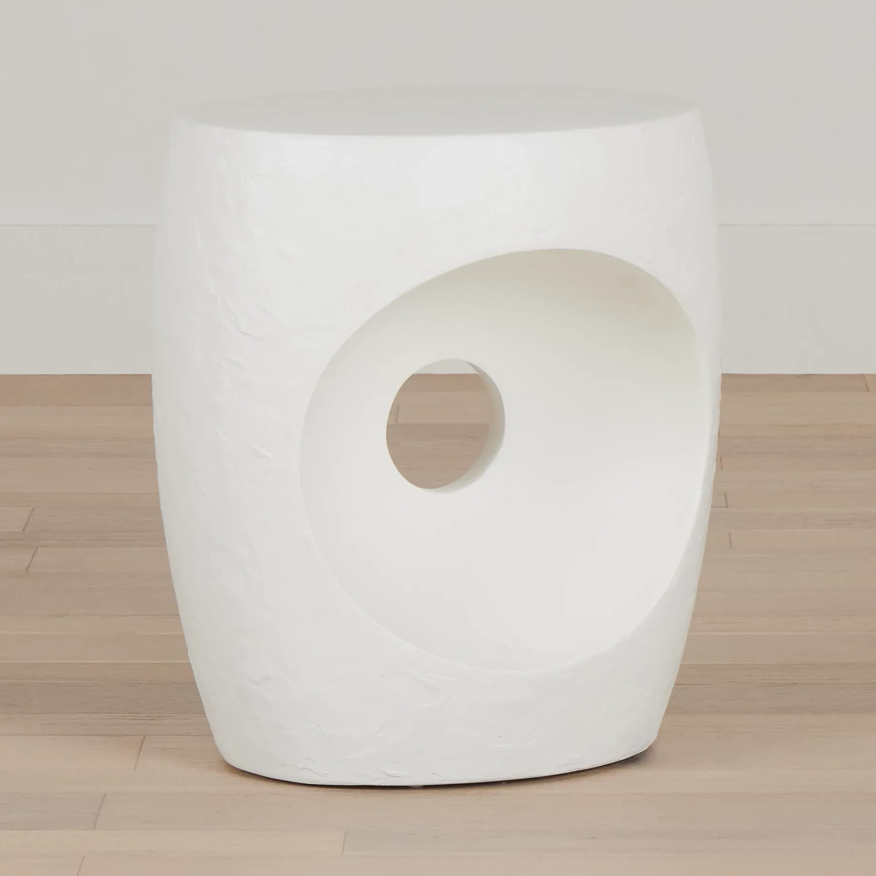 Malibu White Round End Table