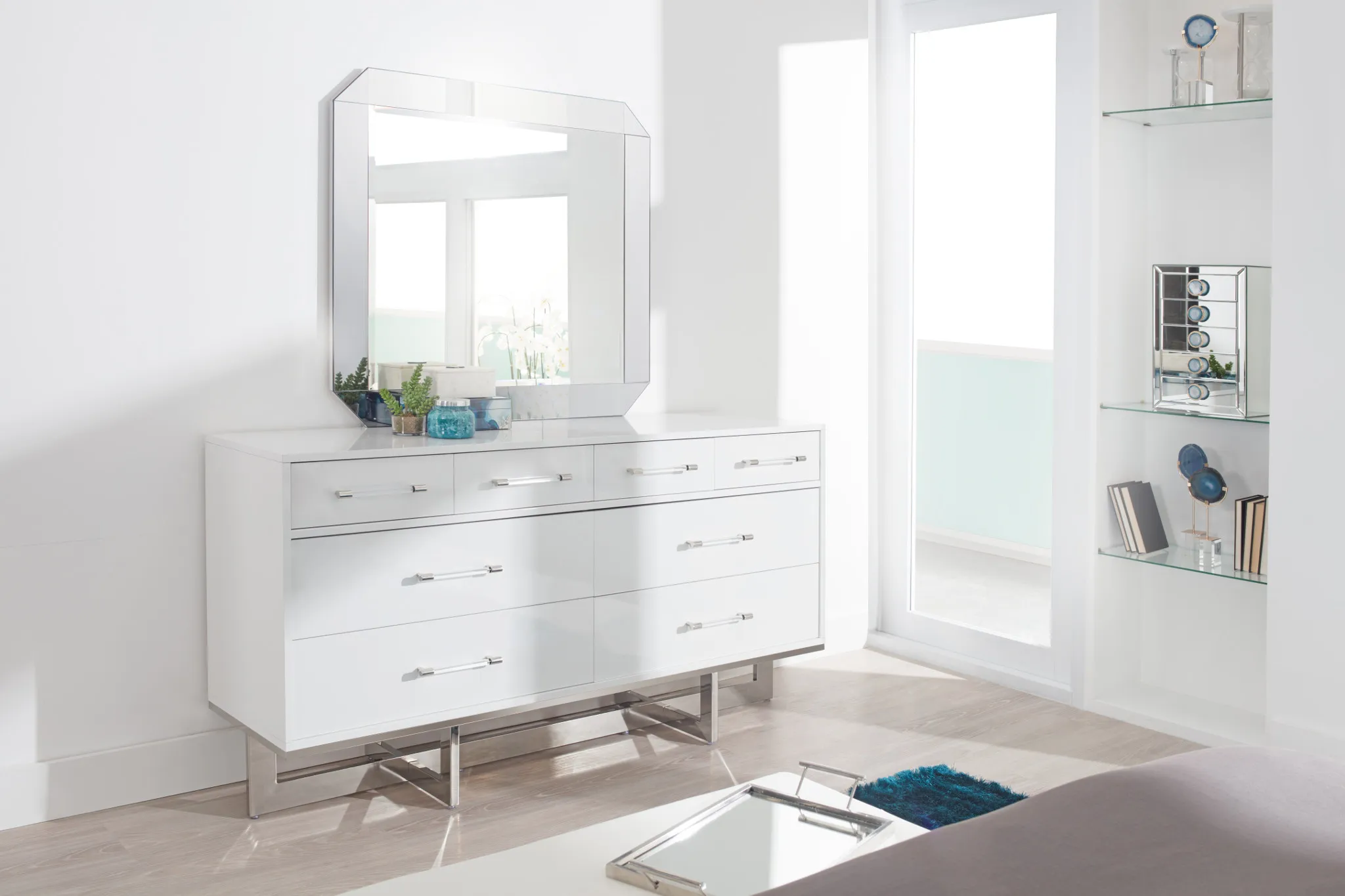 Cortina White Dresser & Mirror