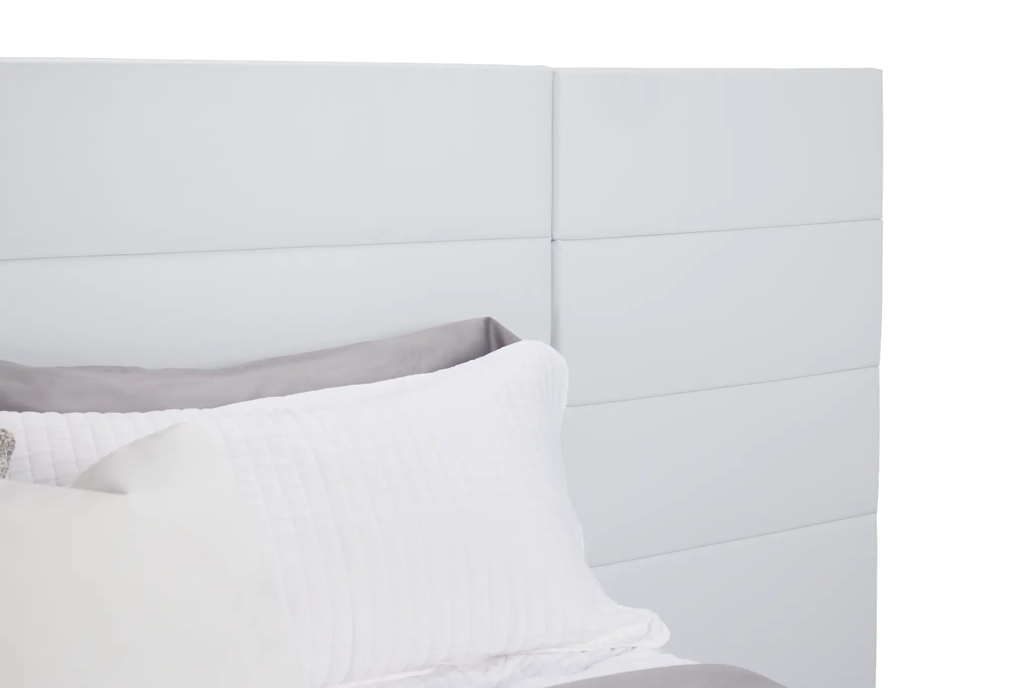 Doral White Uph Spread Bed Doral White Uph Spread Bed