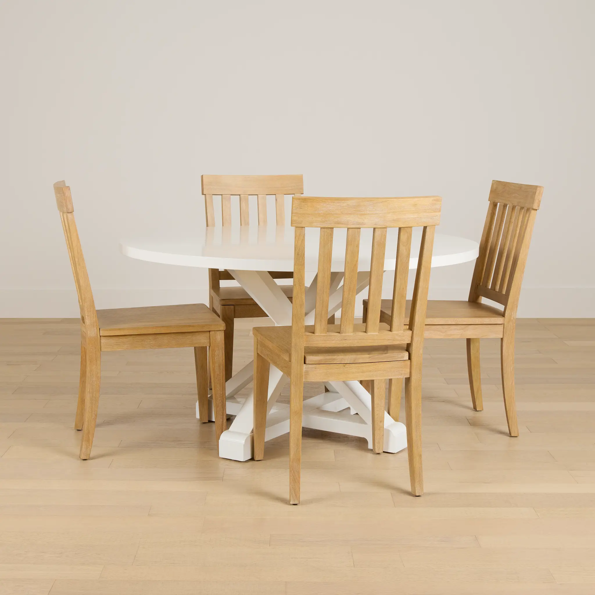 Nantucket White Round Table & 4 Light Tone Chairs Nantucket White Round Table & 4 Light Tone Chairs