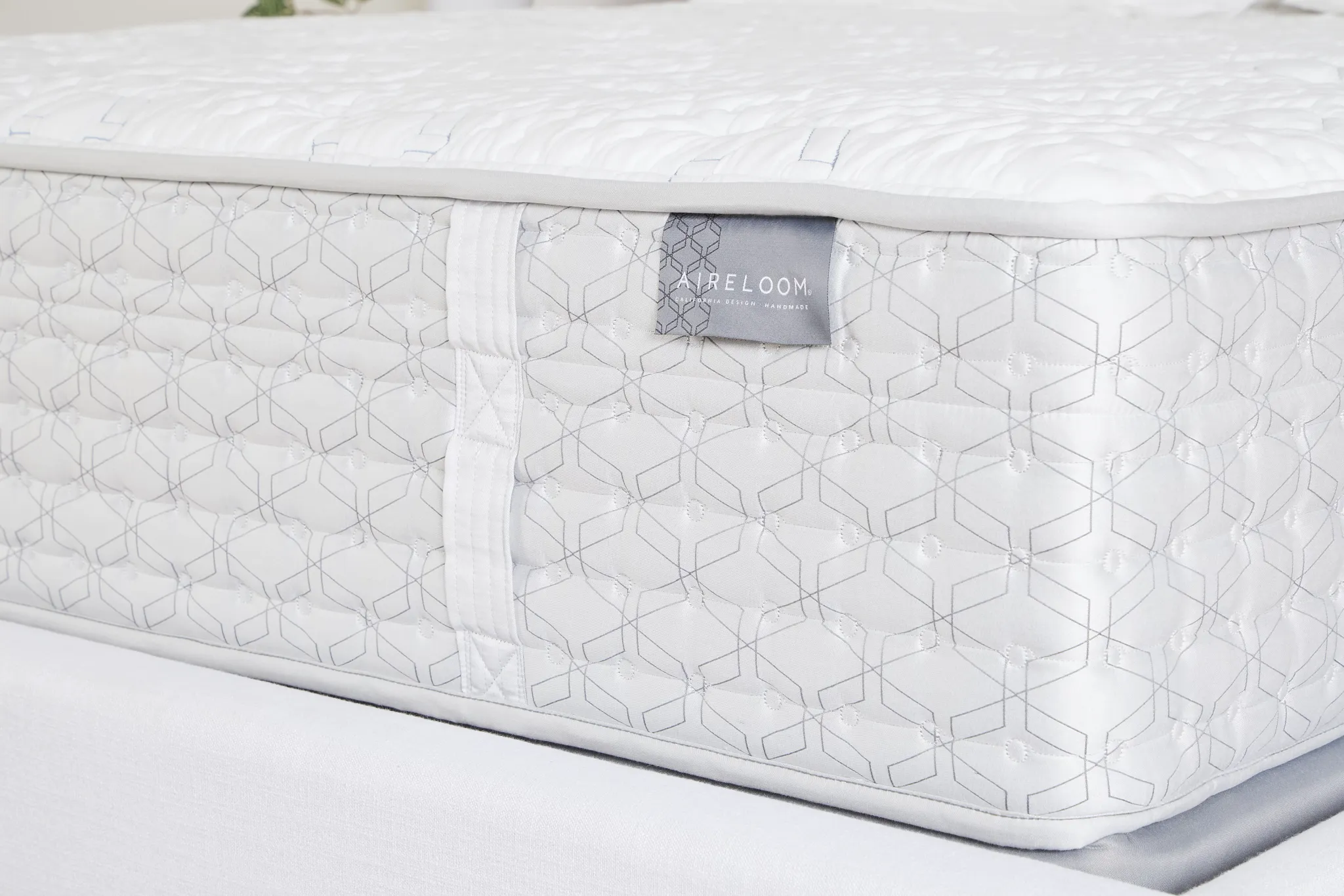 Aireloom Timeless Odyssey Streamline Firm 14" Mattress