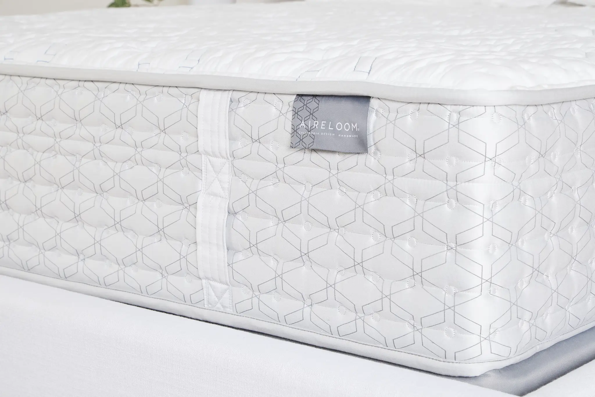 Aireloom Timeless Odyssey Streamline Firm 14" Mattress Aireloom Timeless Odyssey Streamline Firm 14" Mattress