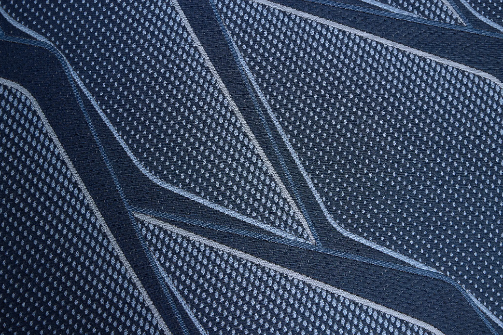 Iseries Nxg 2500 12.5" Plush Low-profile Mattress Set Iseries Nxg 2500 12.5" Plush Low-profile Mattress Set