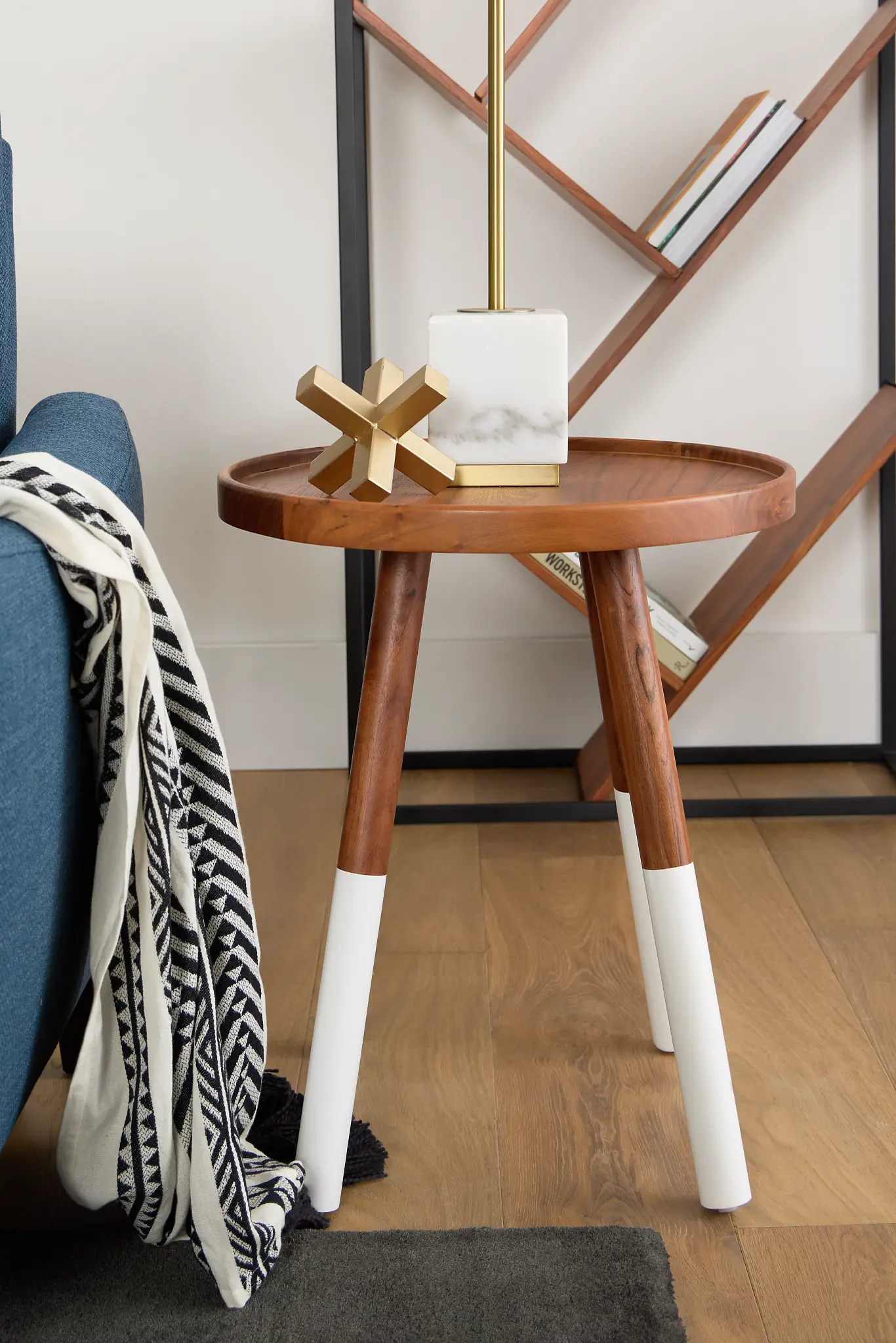 Daisy Mid Tone Set Of 2 Nesting Coffee Table Daisy Mid Tone Set Of 2 Nesting Coffee Table