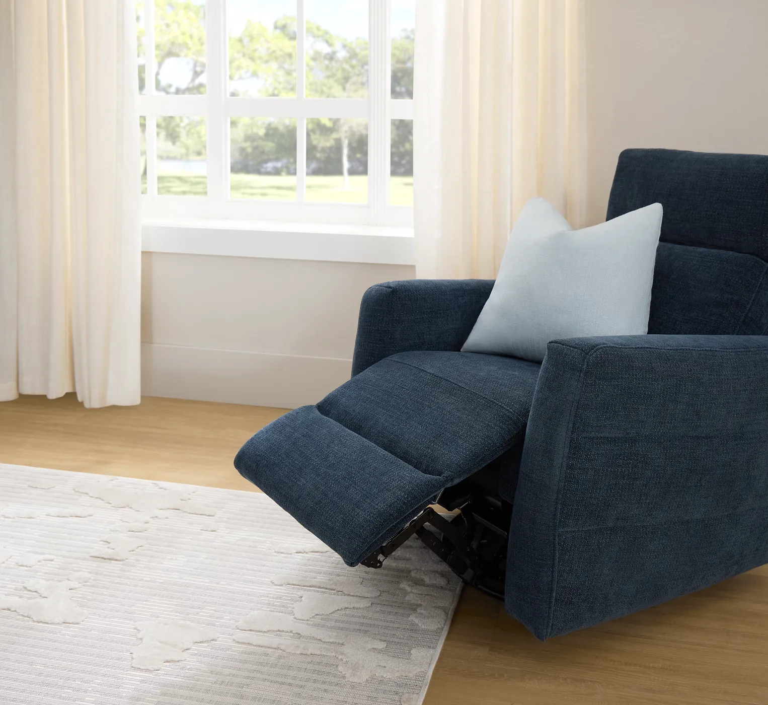 Bonus: Recliners and Lounge Chairs That Make Great Gifts