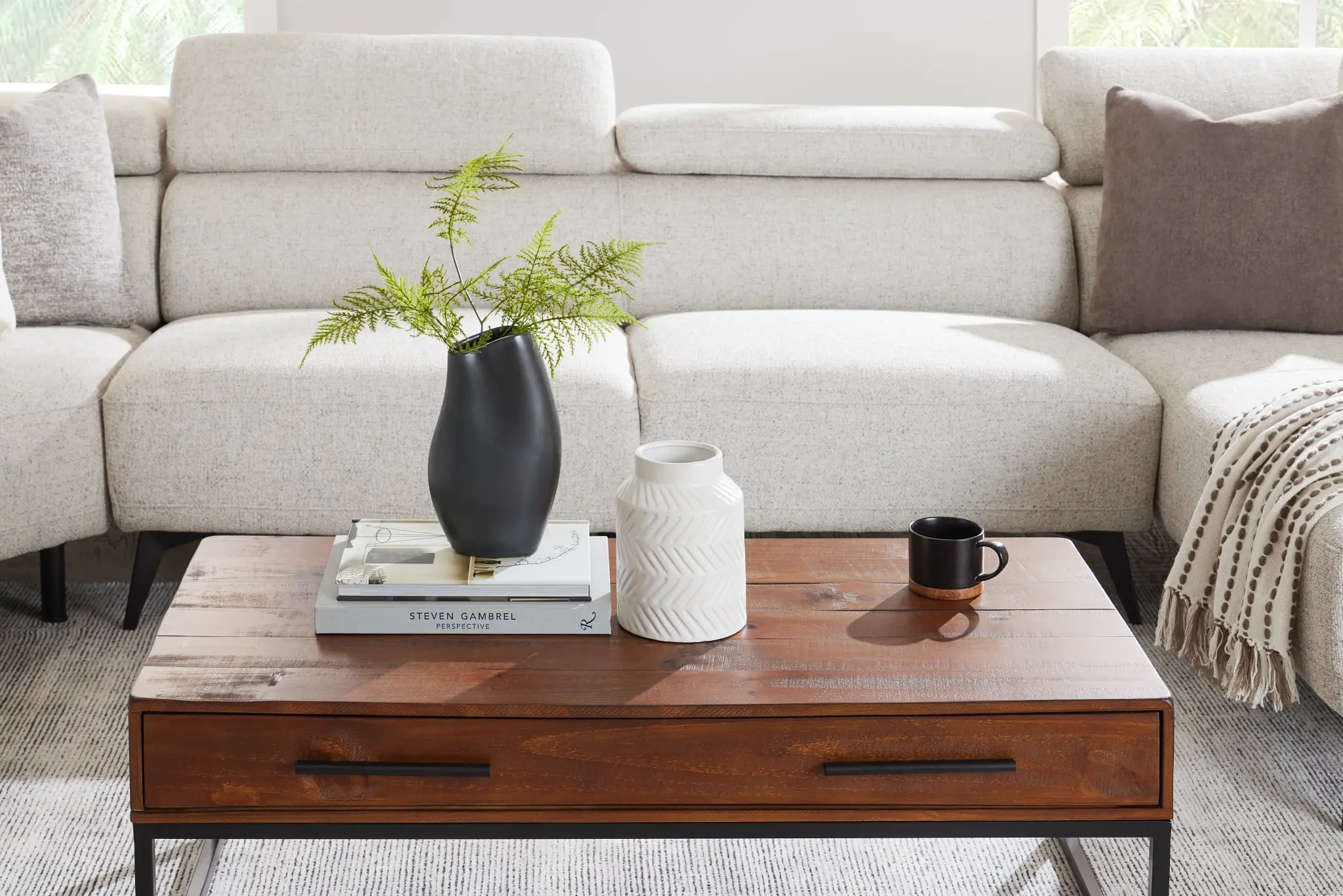 Visalia Black Large Vase Visalia Black Large Vase