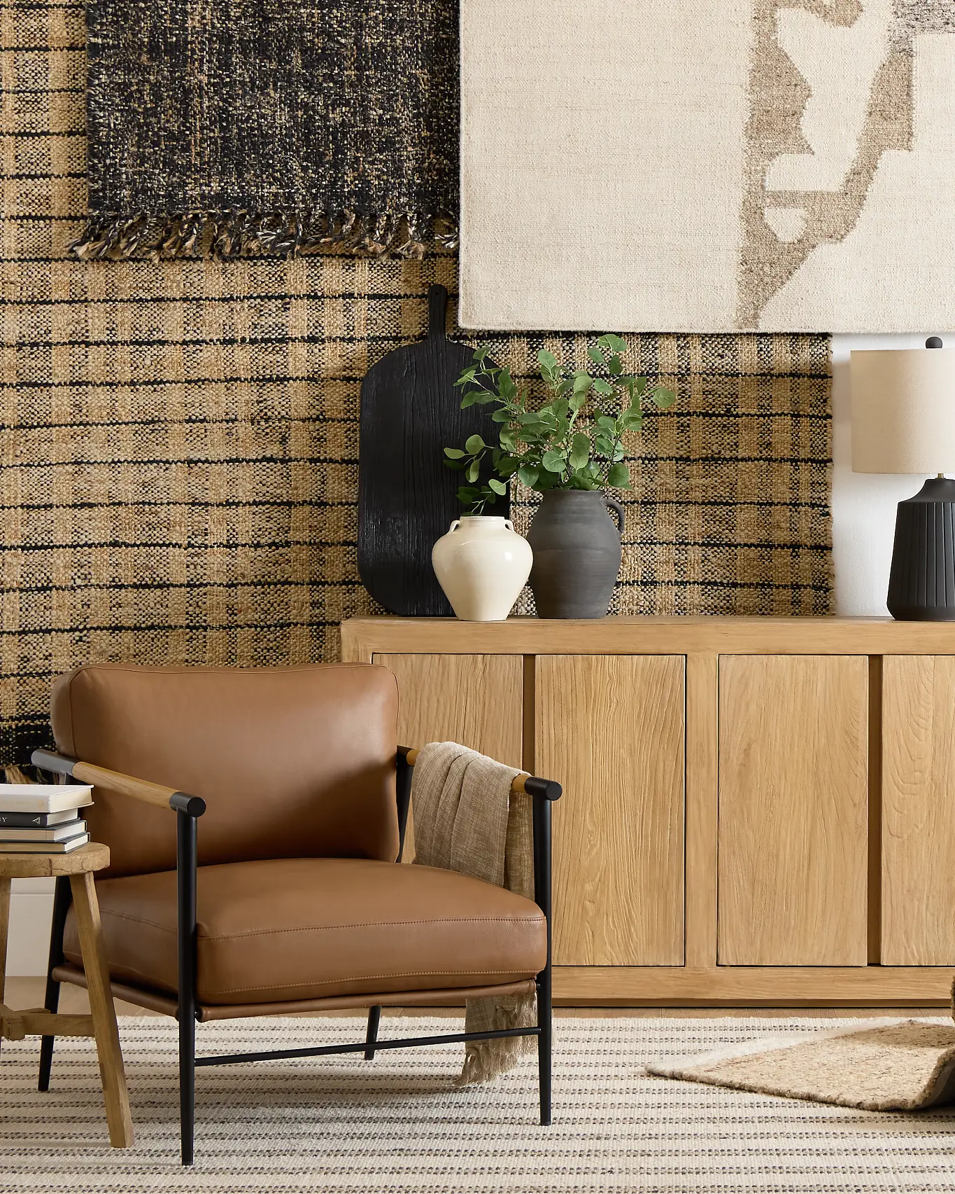 Small Entryway Décor Ideas That Maximize Space This Spring Small Entryway Décor Ideas That Maximize Space This Spring