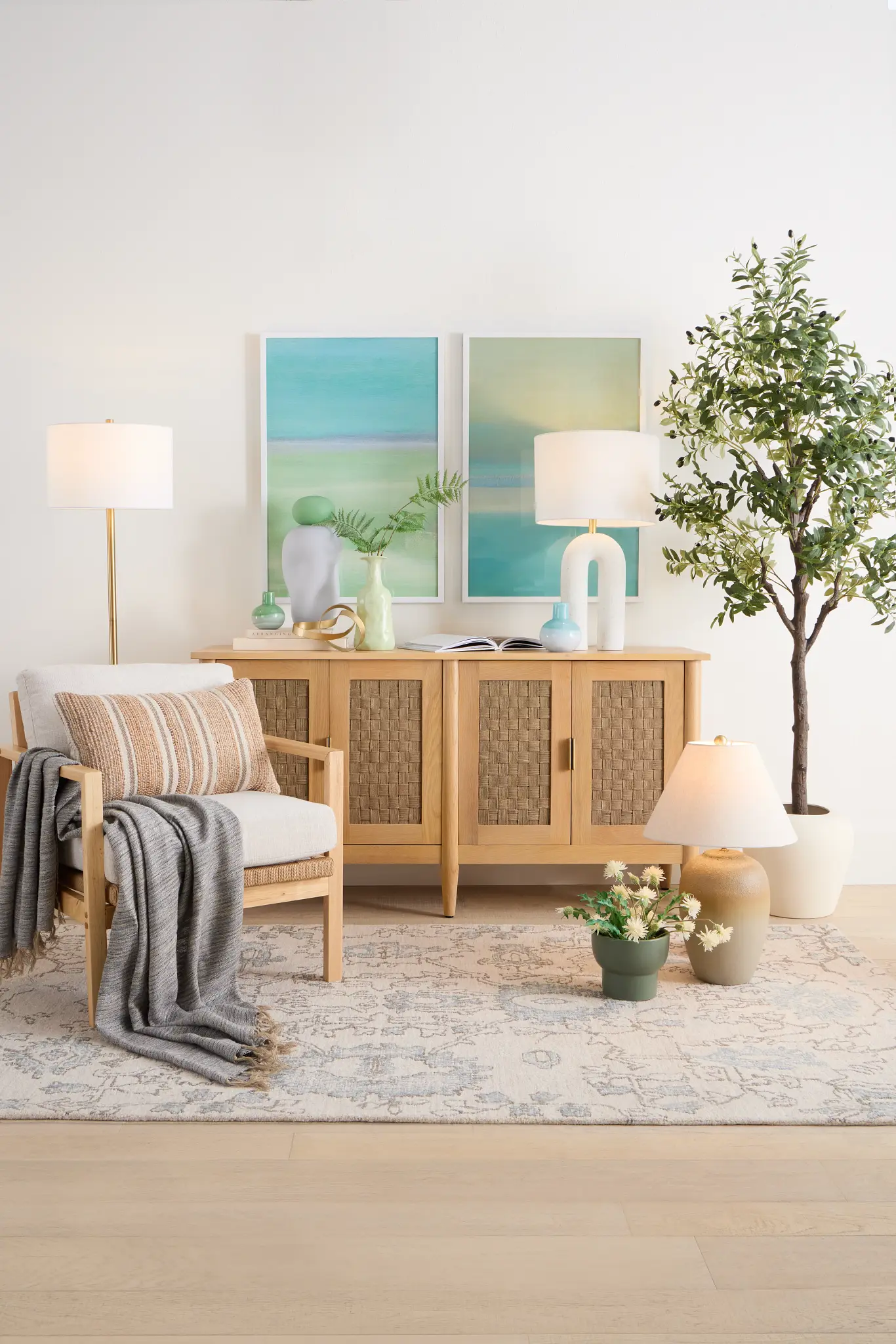 Why Throw Pillows Are a Designer’s Secret Weapon?