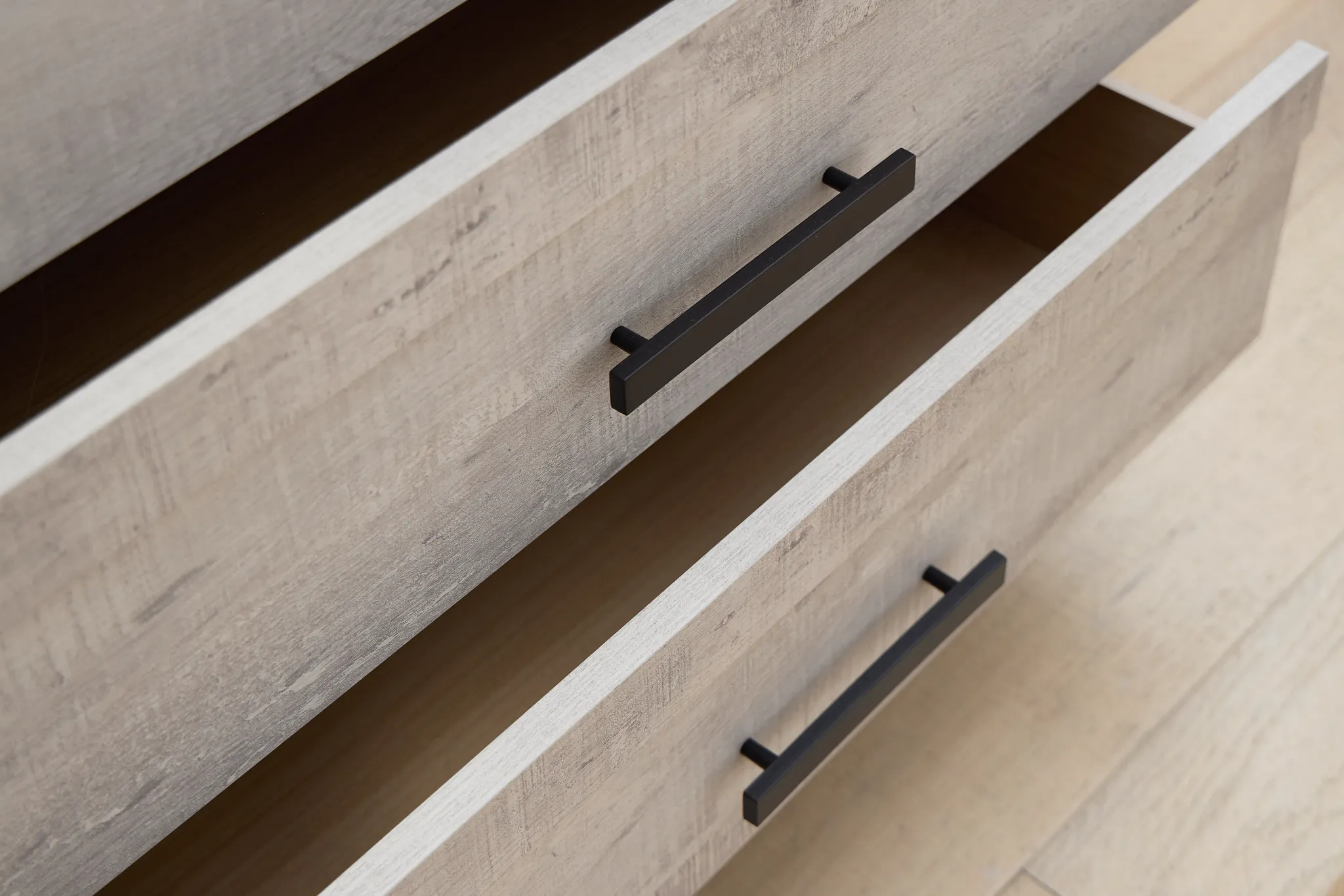 Delray White Drawer Chest