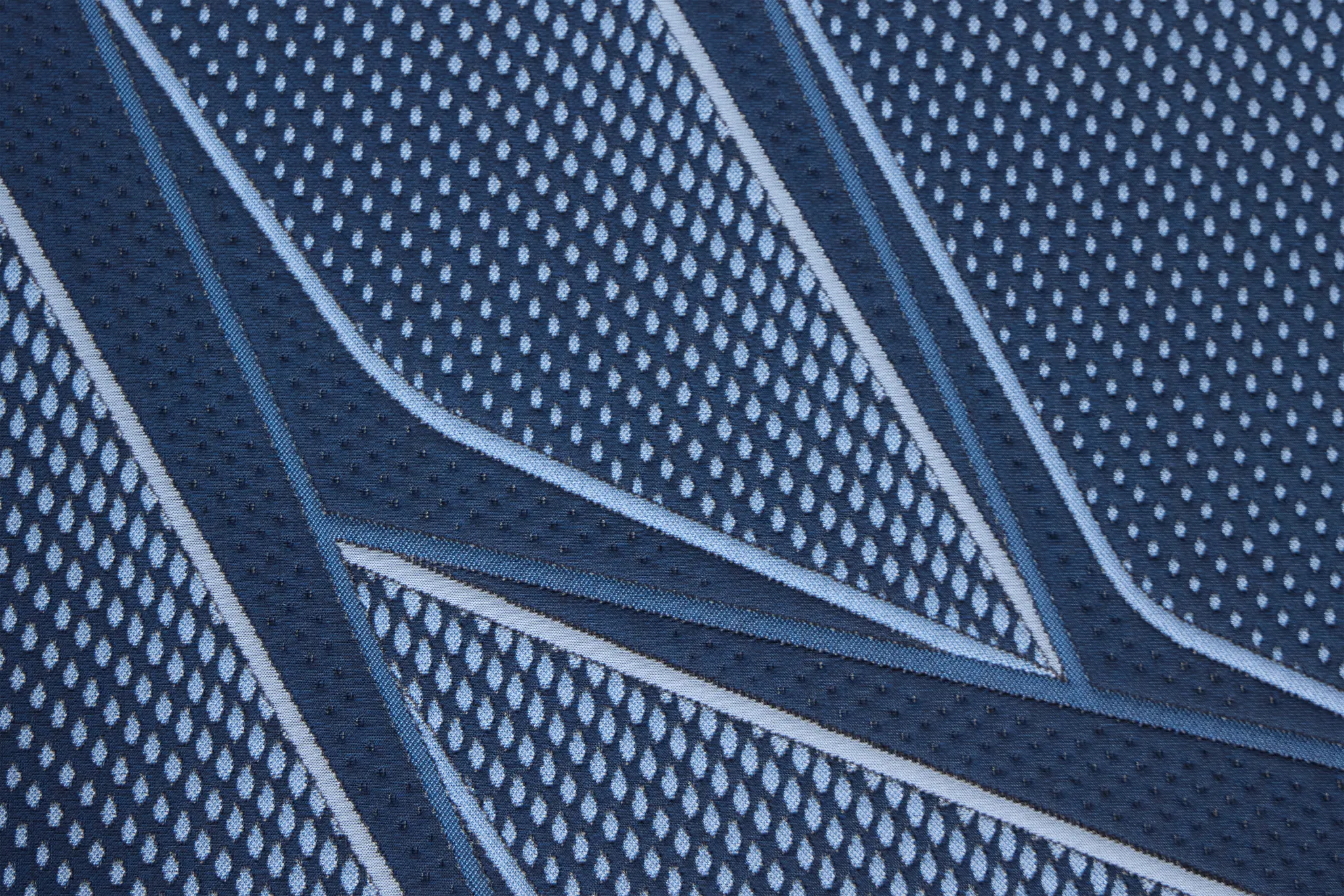 Iseries Nxg3500 13.5" Medium Mattress Set