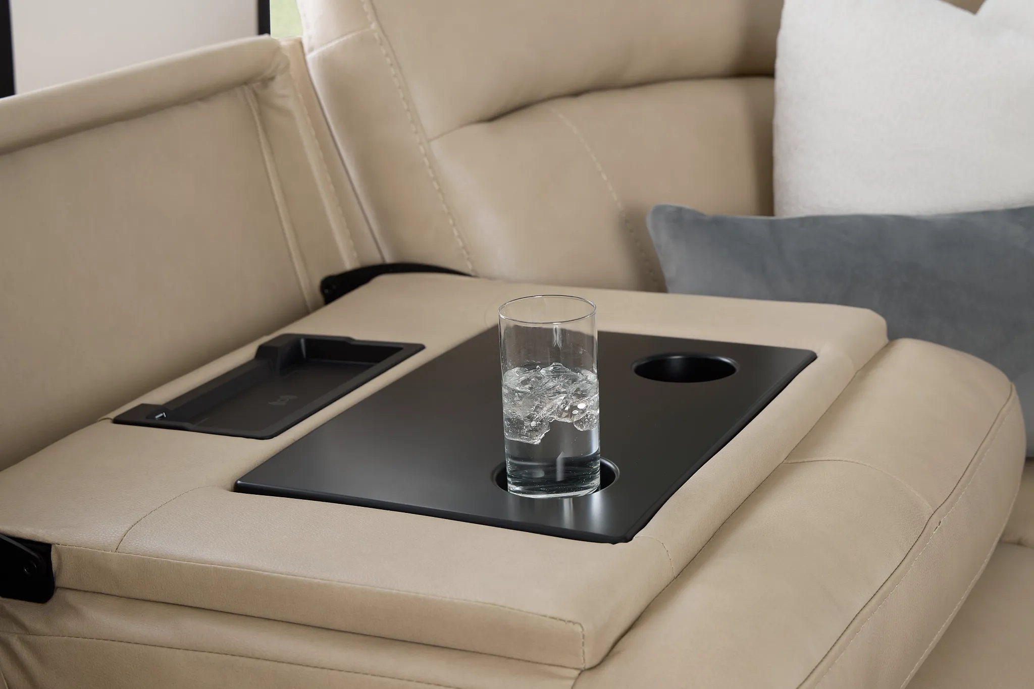 Benji Light Beige Lthr/vinyl Large Triple Power Reclining Two-arm Sectional