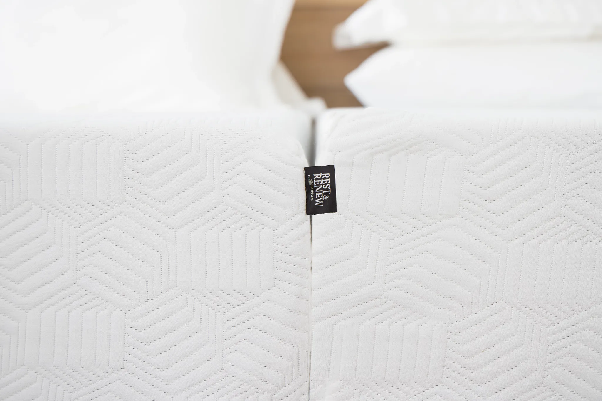 Rest & Renew By Zinus Gel Memory Foam Mattress 14" Plush Mattress