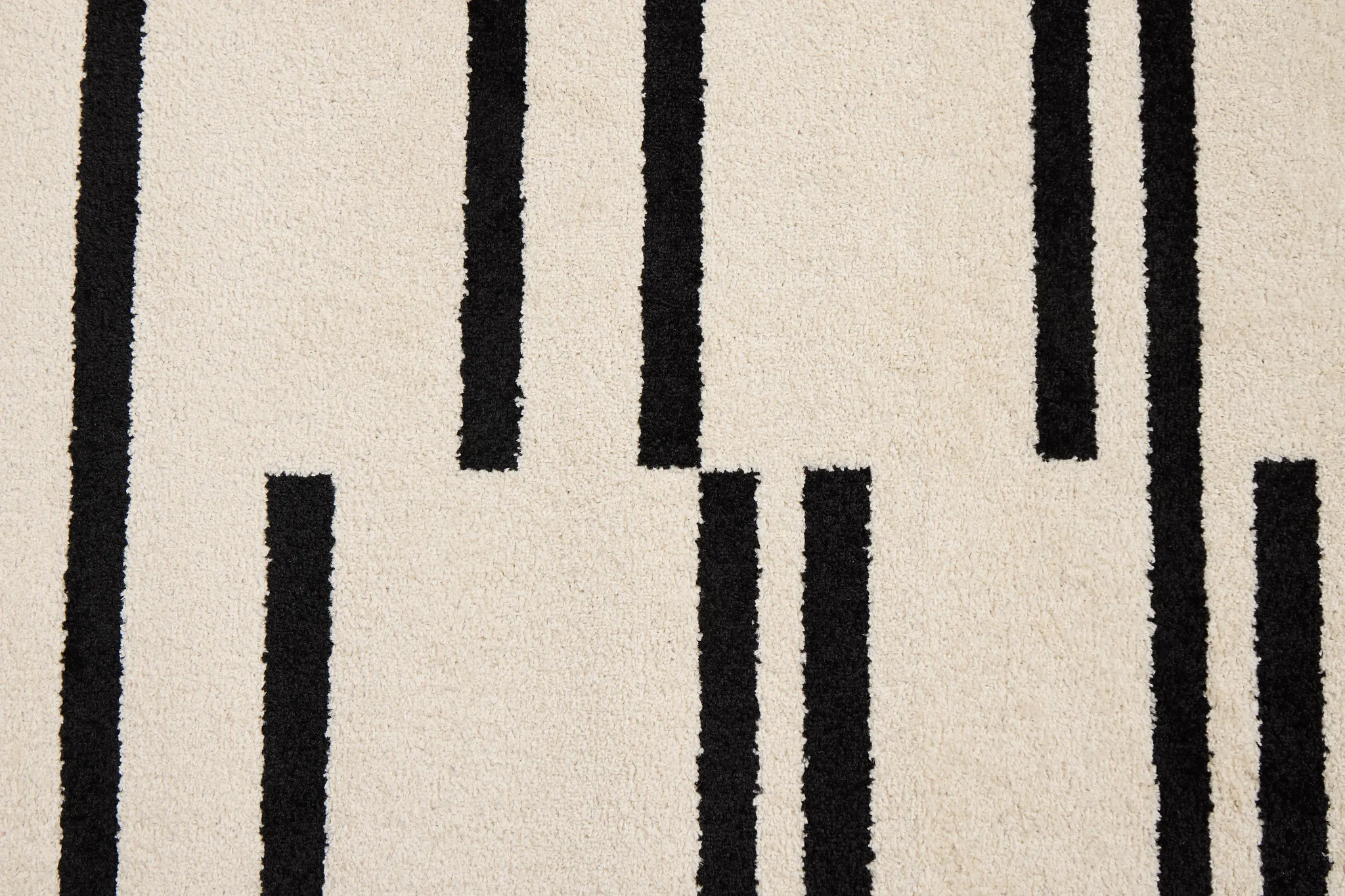Bobbie White 5x7 Area Rug