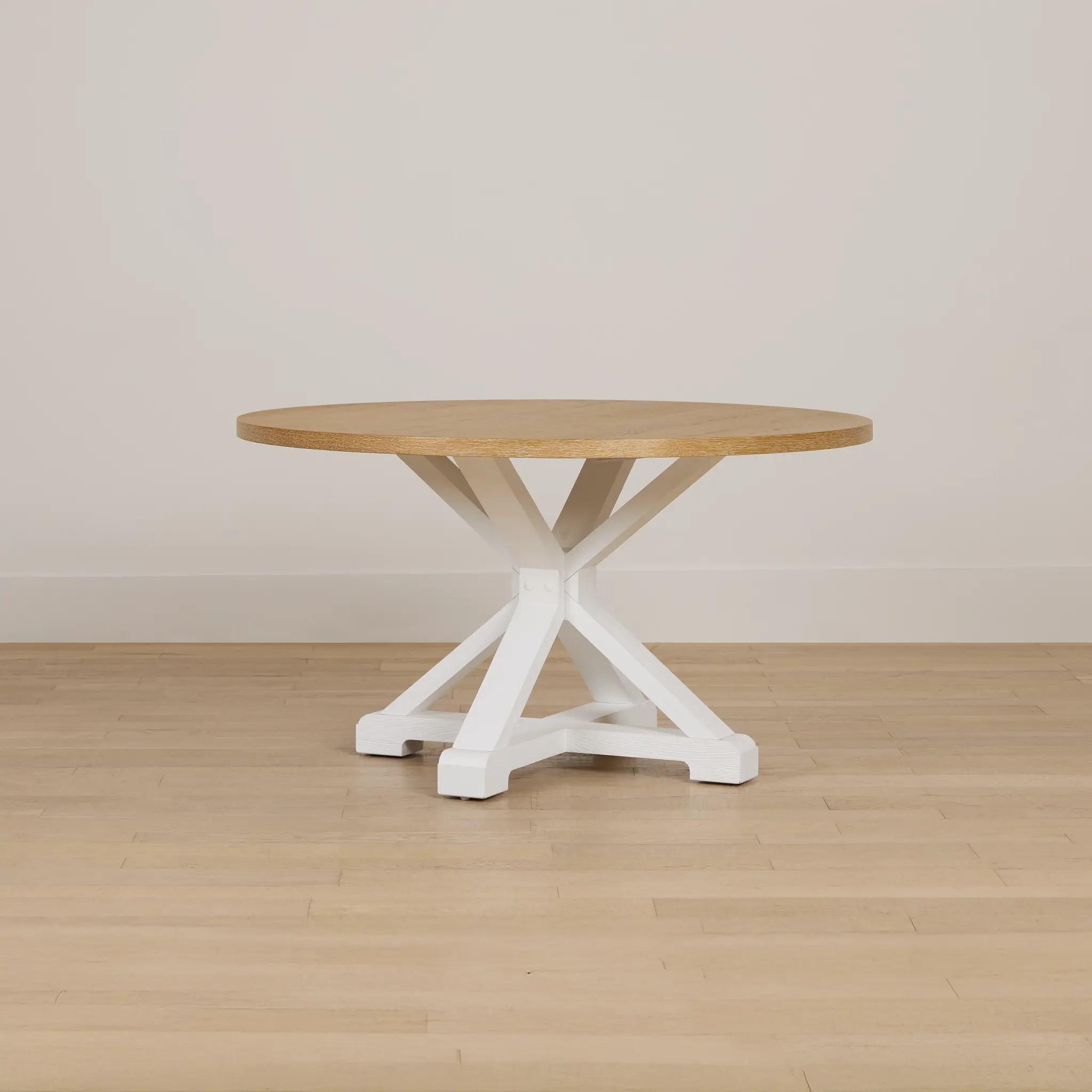 Nantucket Two-tone Pine Round Table Nantucket Two-tone Pine Round Table