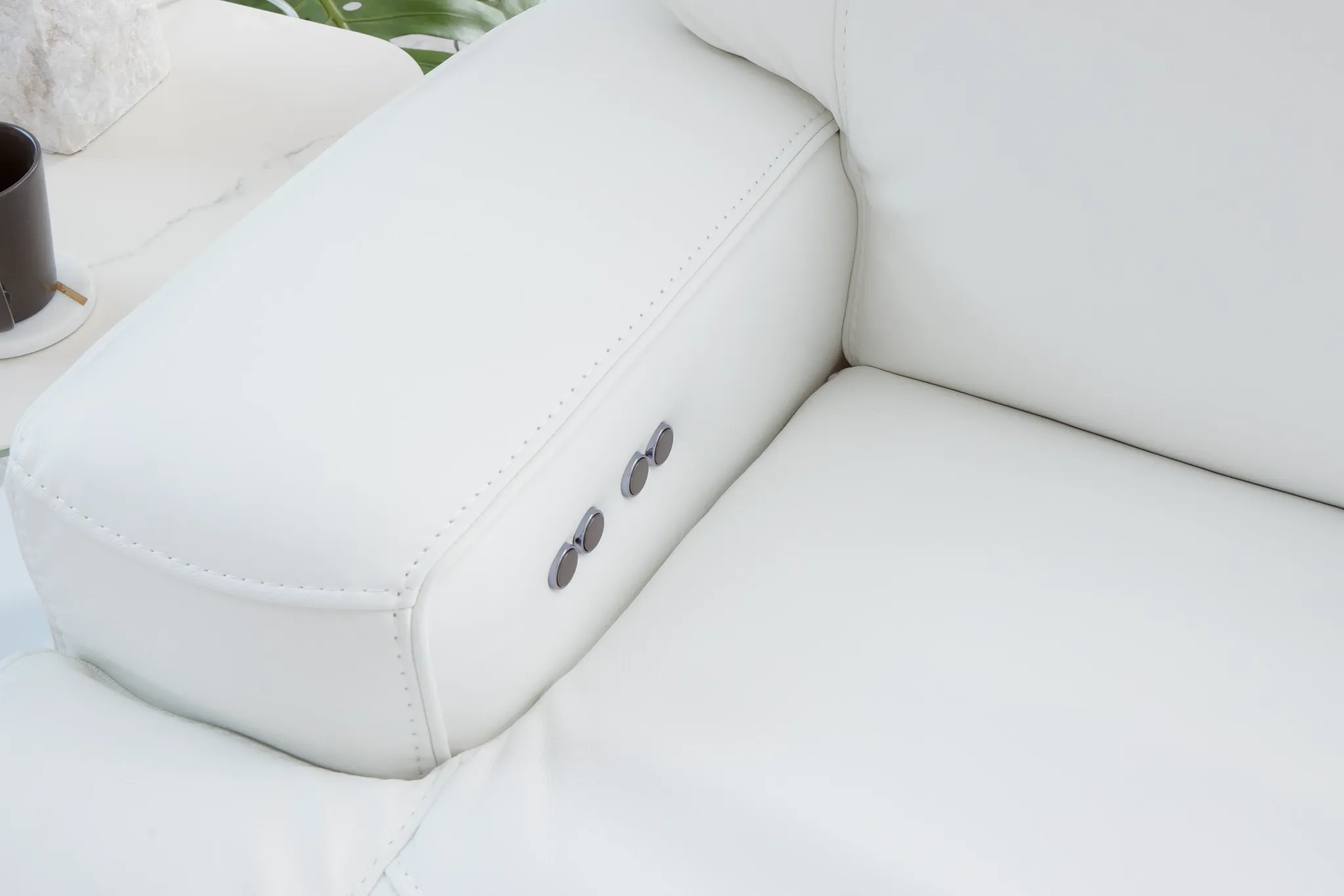 Reign White Lthr/vinyl Large Triple Power Reclining Two-arm Sectional