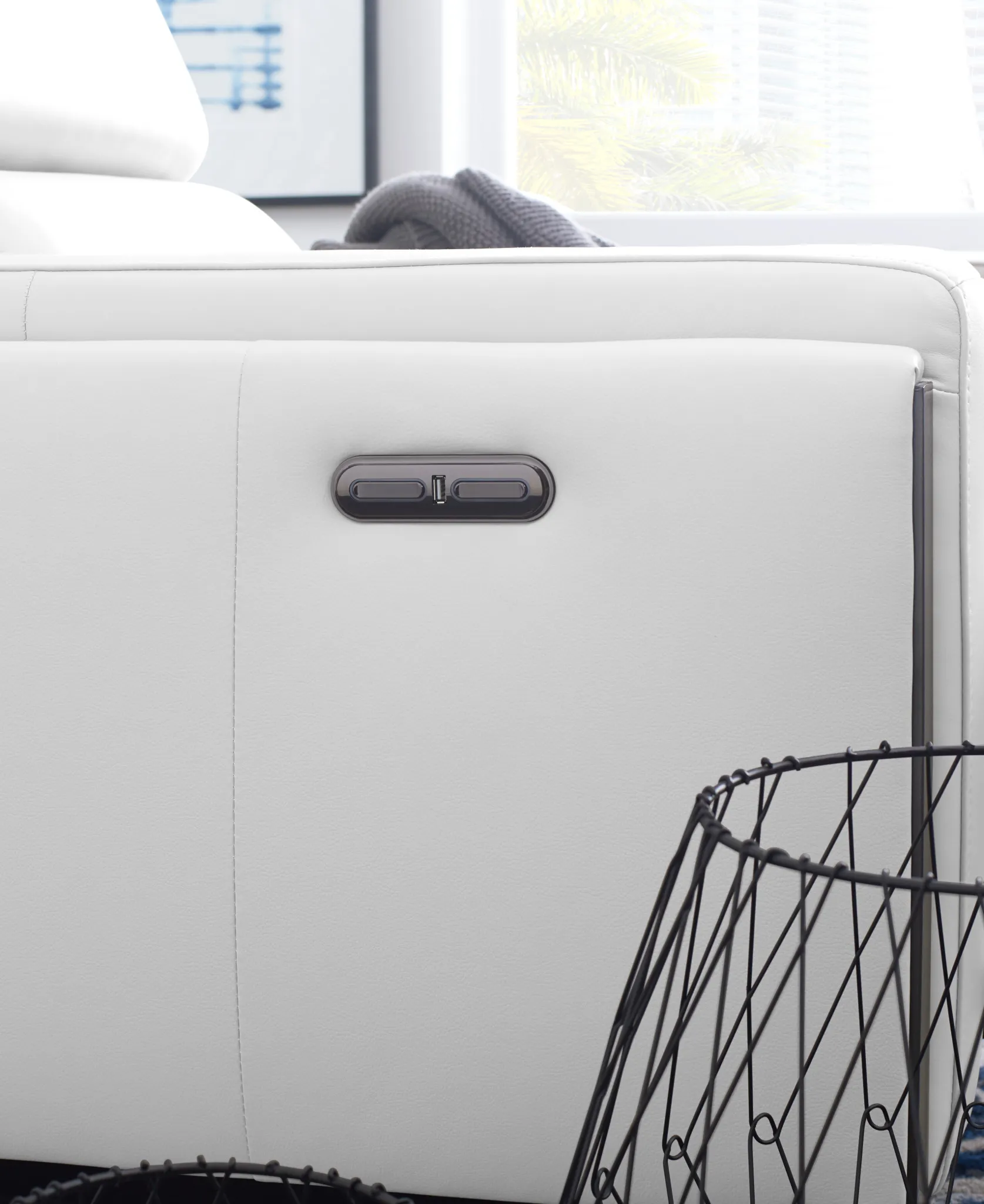 Atlas White Lthr/vinyl Power Recliner