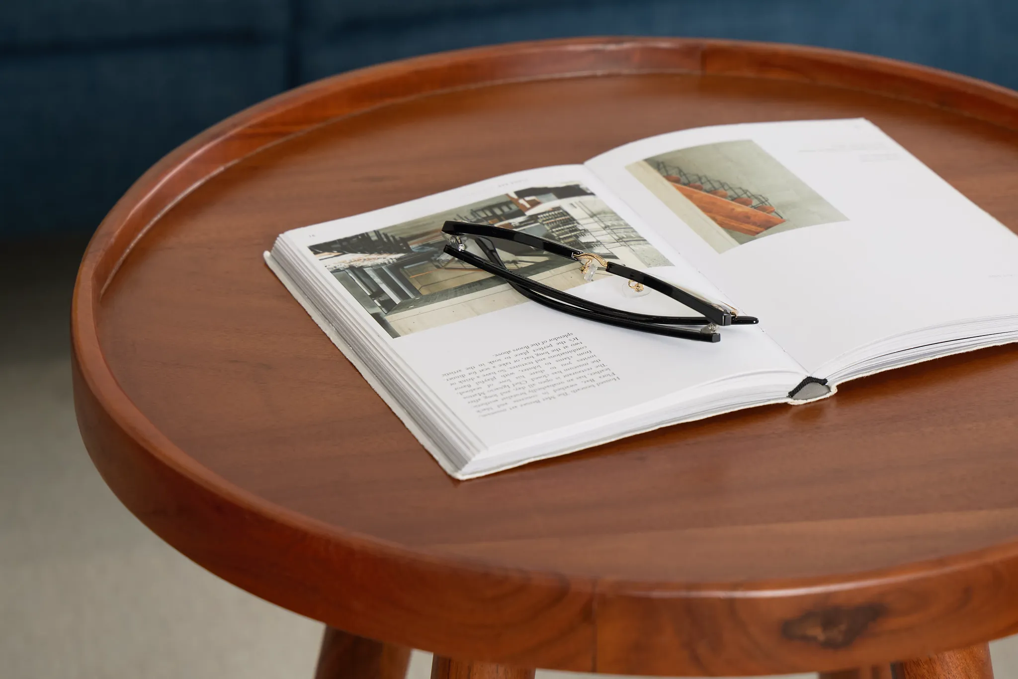 Daisy Mid Tone Set Of 2 Nesting Coffee Table