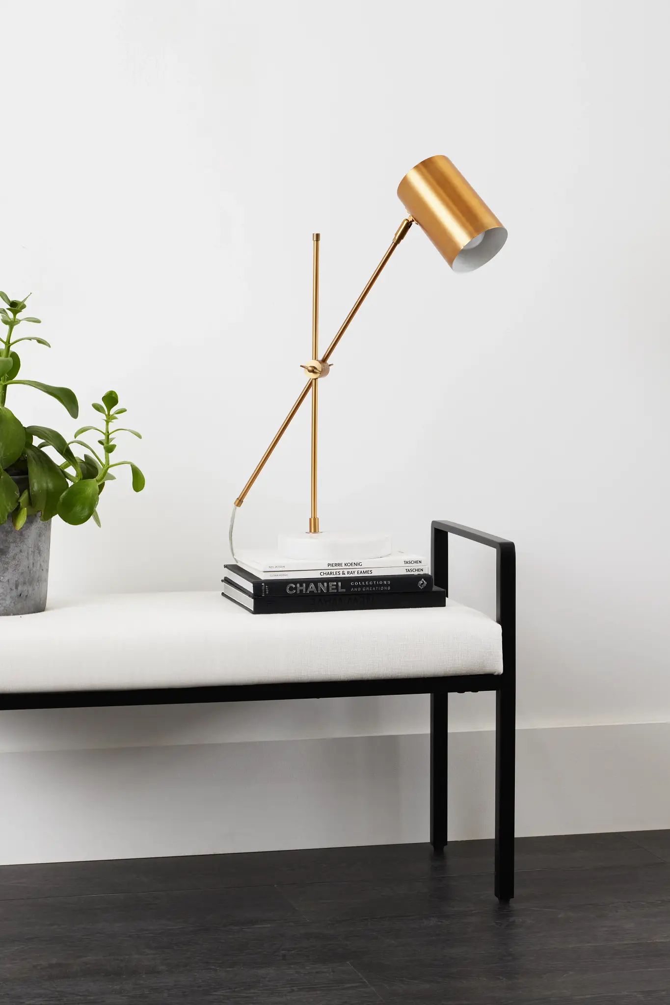 Leo Wood Table Lamp Leo Wood Table Lamp