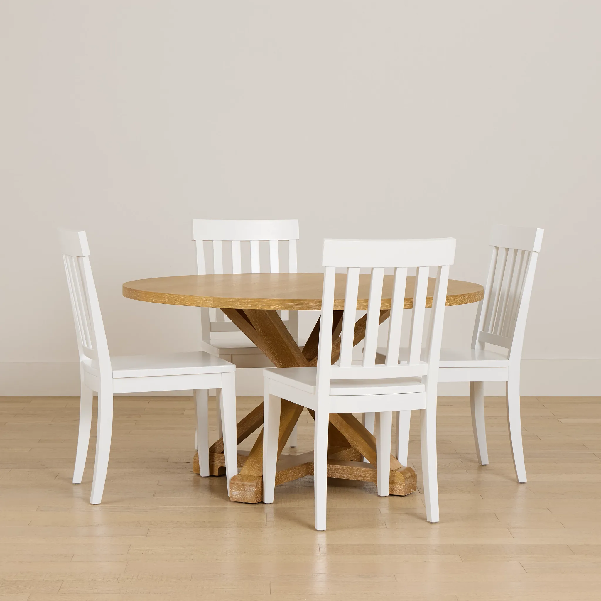 Nantucket Light Tone Round Table & 4 White Wood Chairs