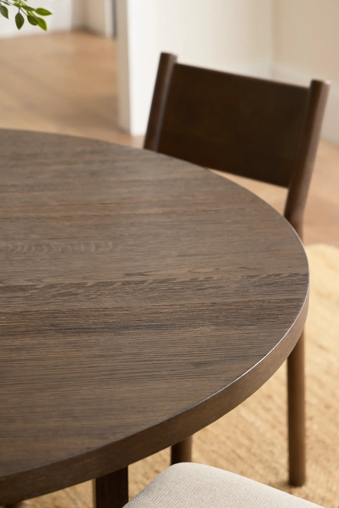 Rochester Dark Tone Round Table Rochester Dark Tone Round Table