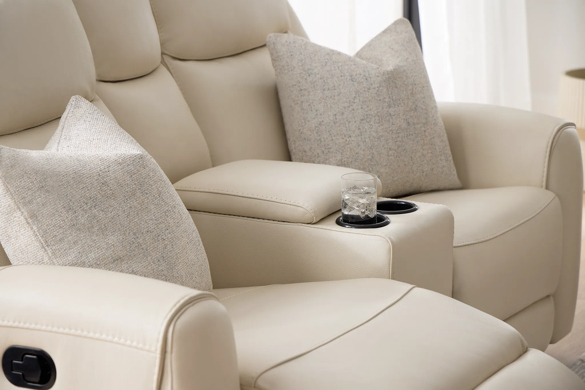 Walker Ivory Lthr/vinyl Reclining Console Loveseat