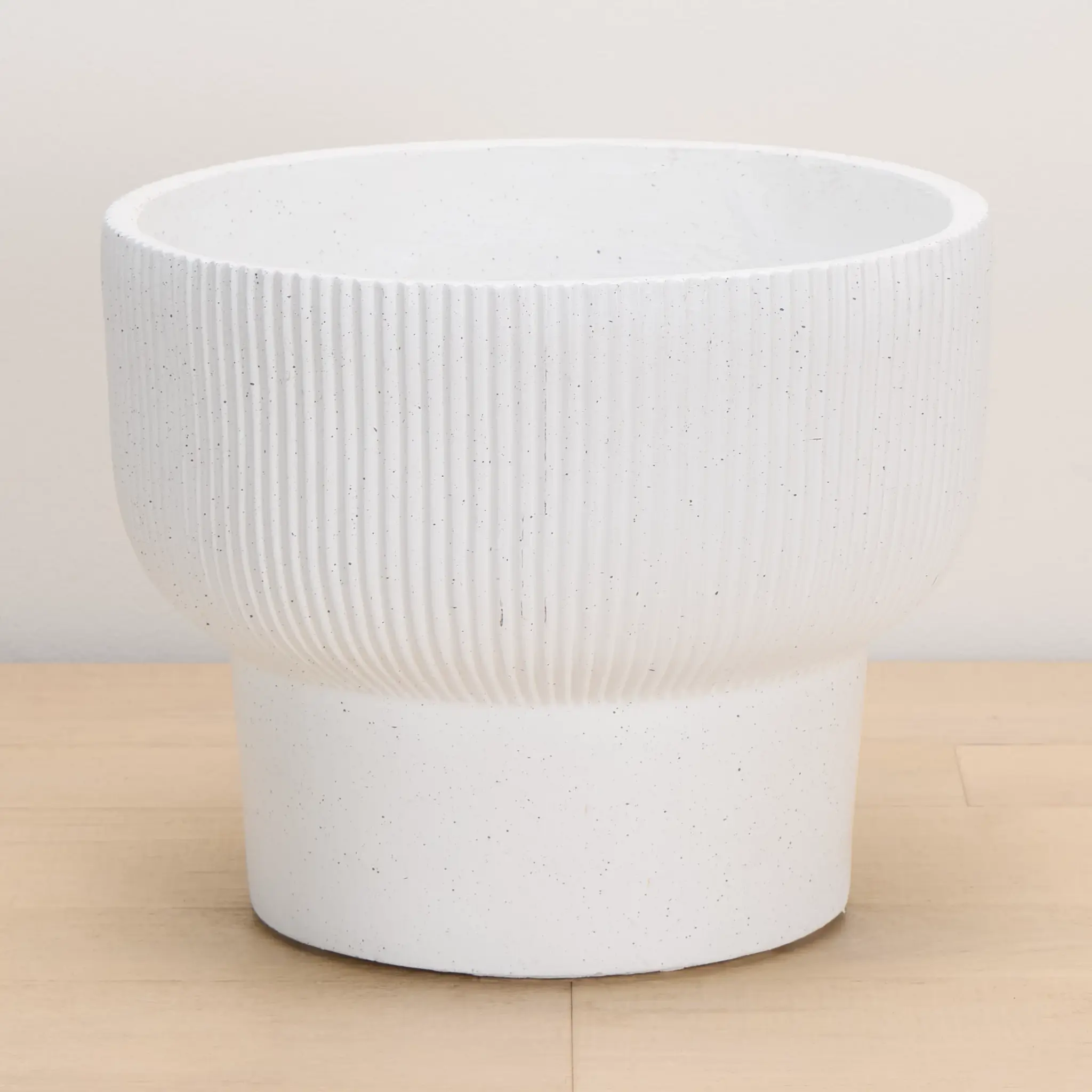 Yara White Small Planter Yara White Small Planter