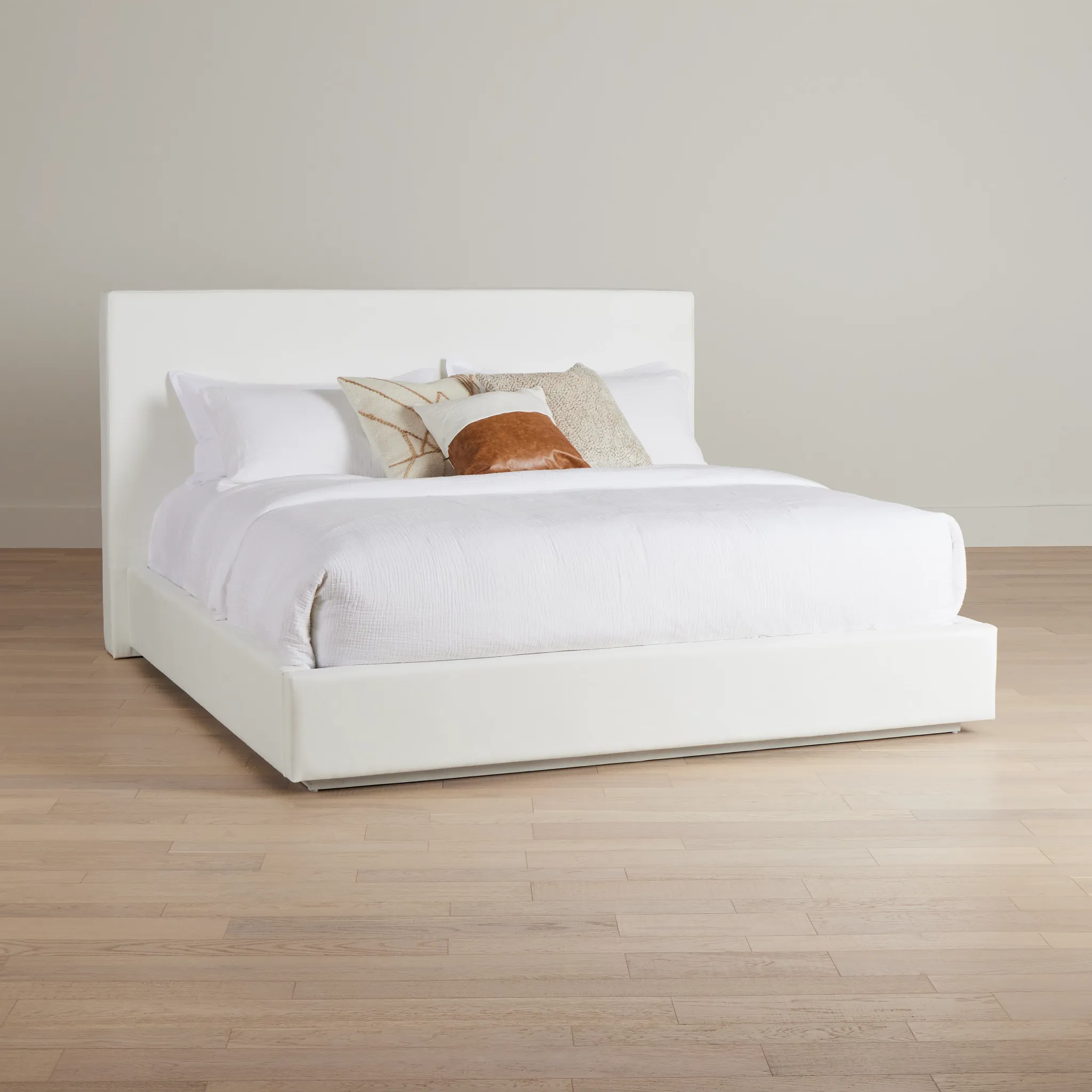 Haven White Uph Platform Bed