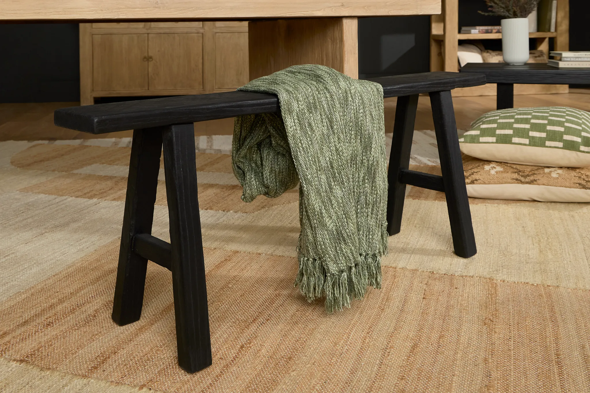 Misto Black Bench