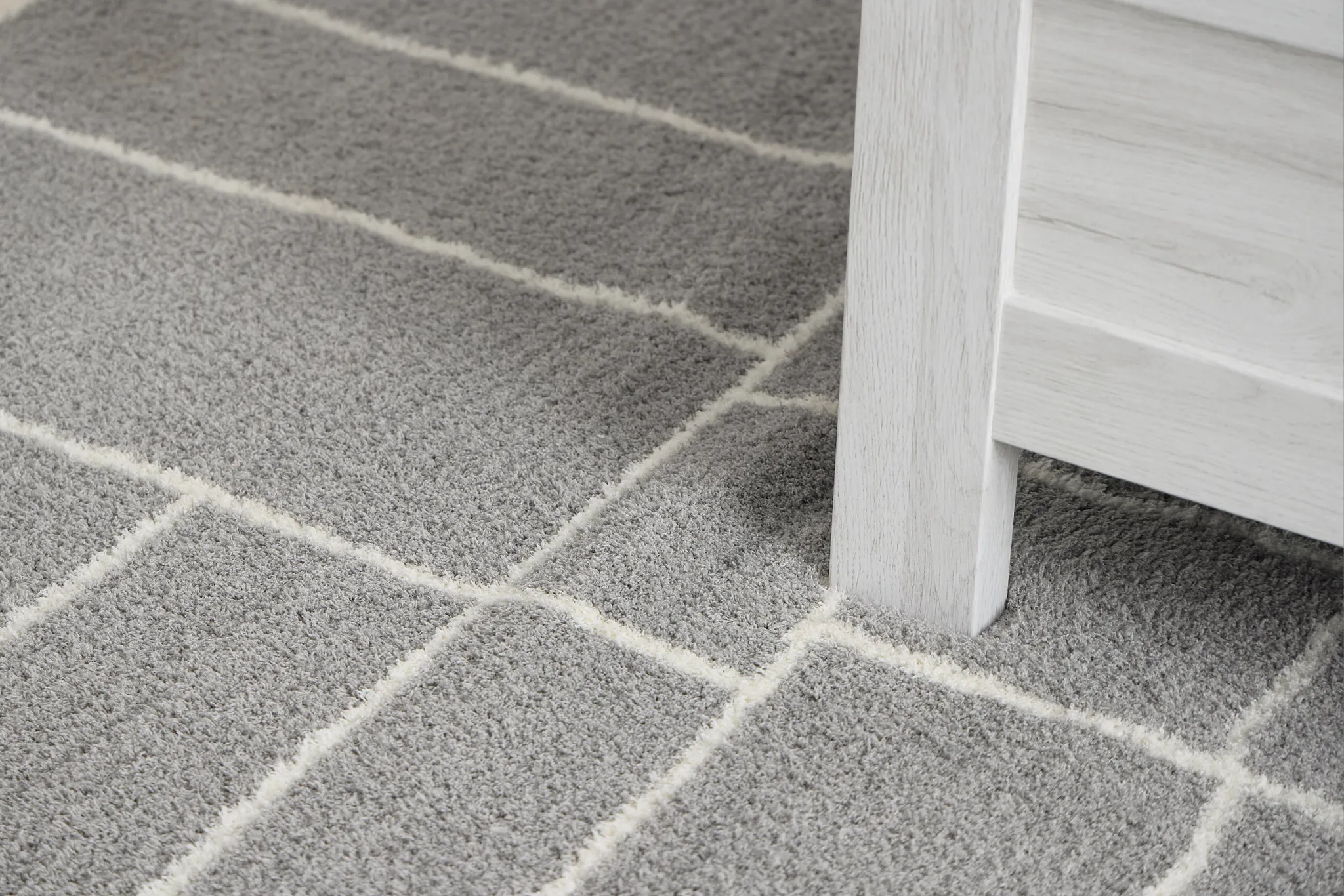 Veronda Gray 7x10 Area Rug