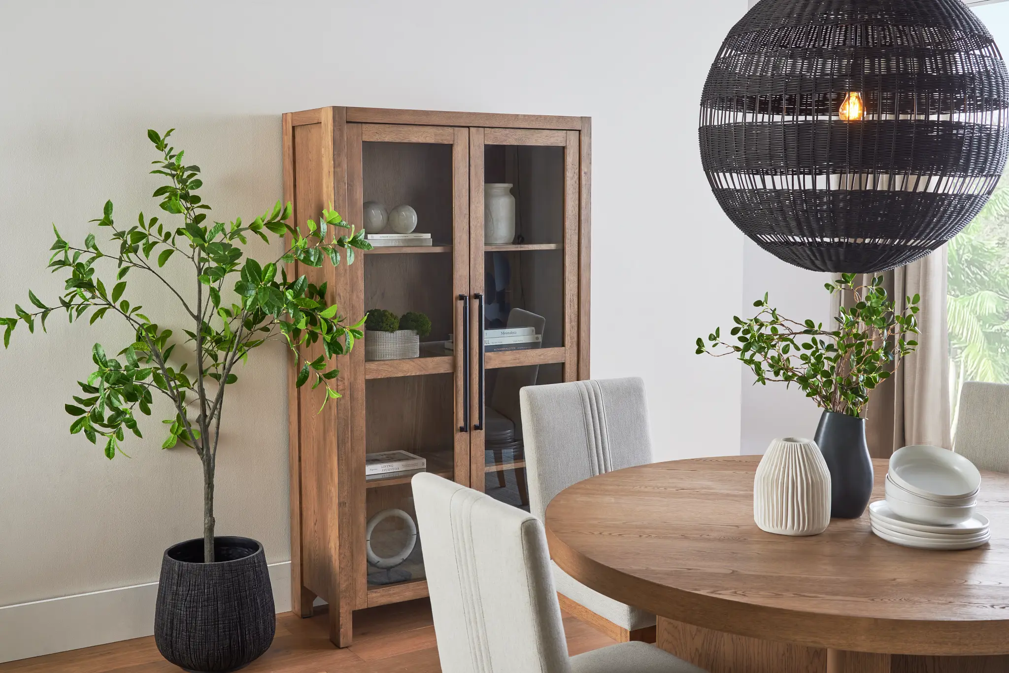 Tahoe Light Tone Round Table Tahoe Light Tone Round Table