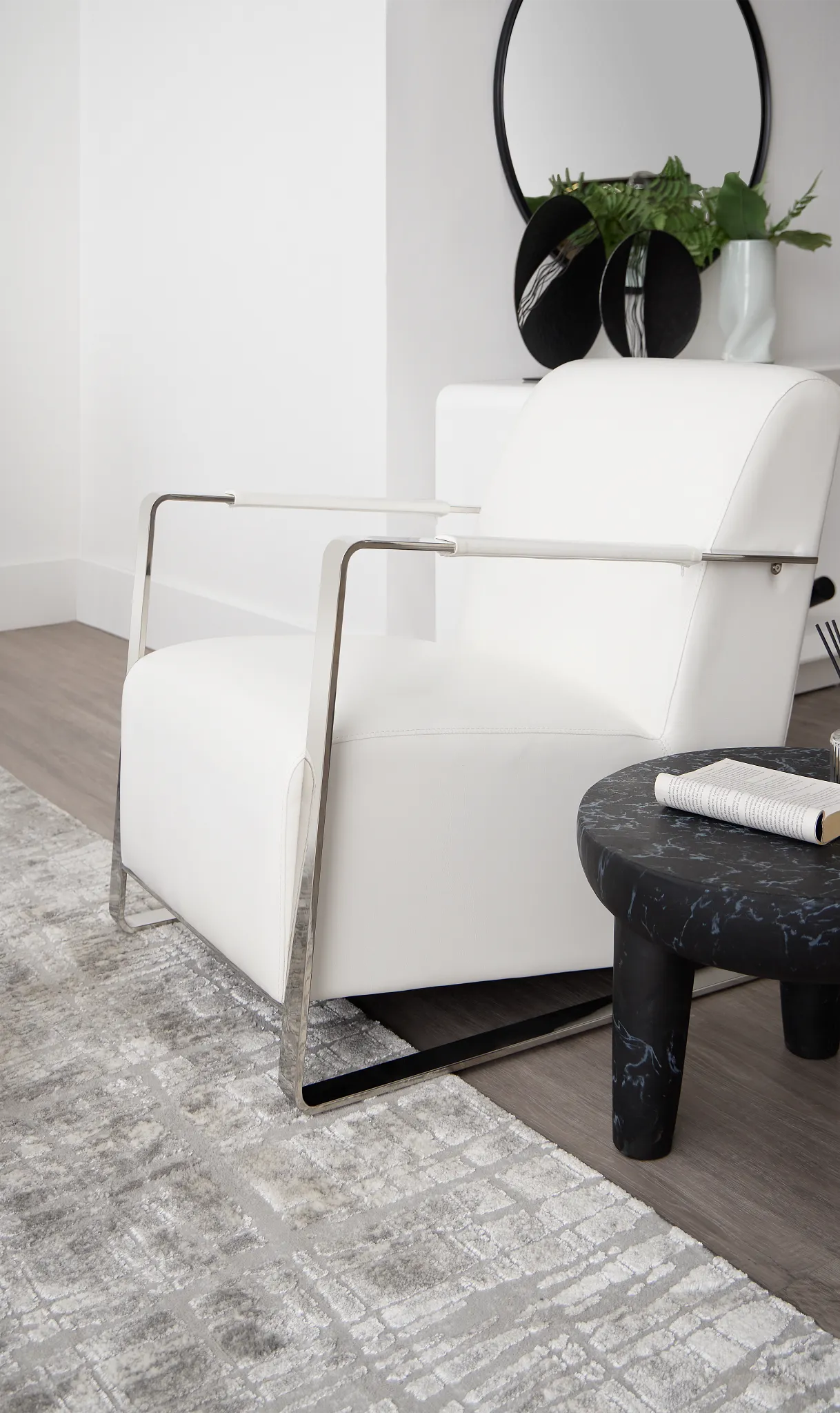 Lee White Uph Accent Chair