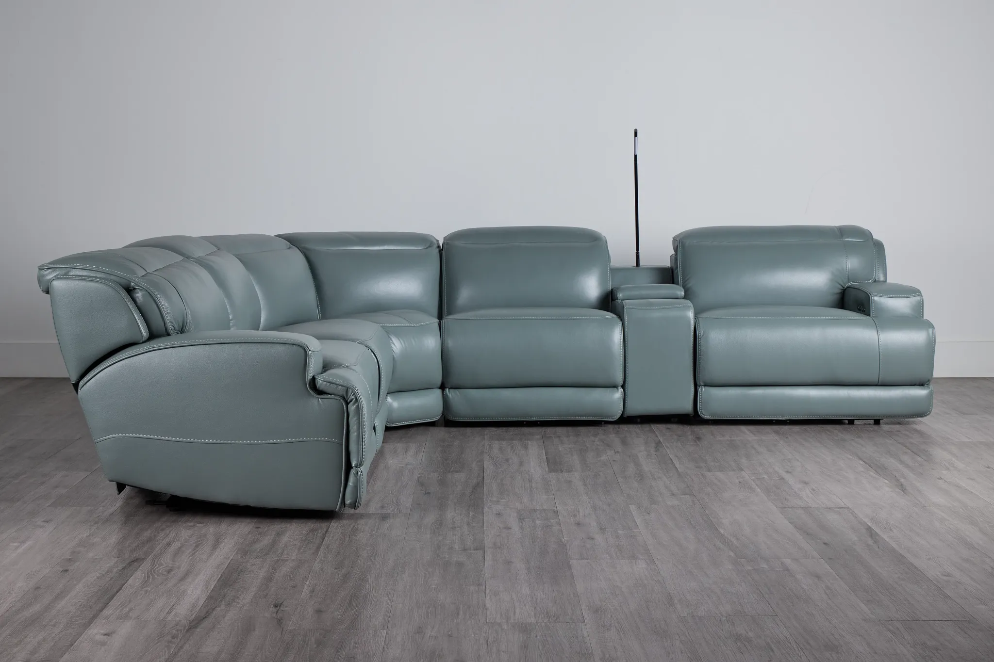 Reign Green Lthr/vinyl Medium Triple Power 2-arm Sectional