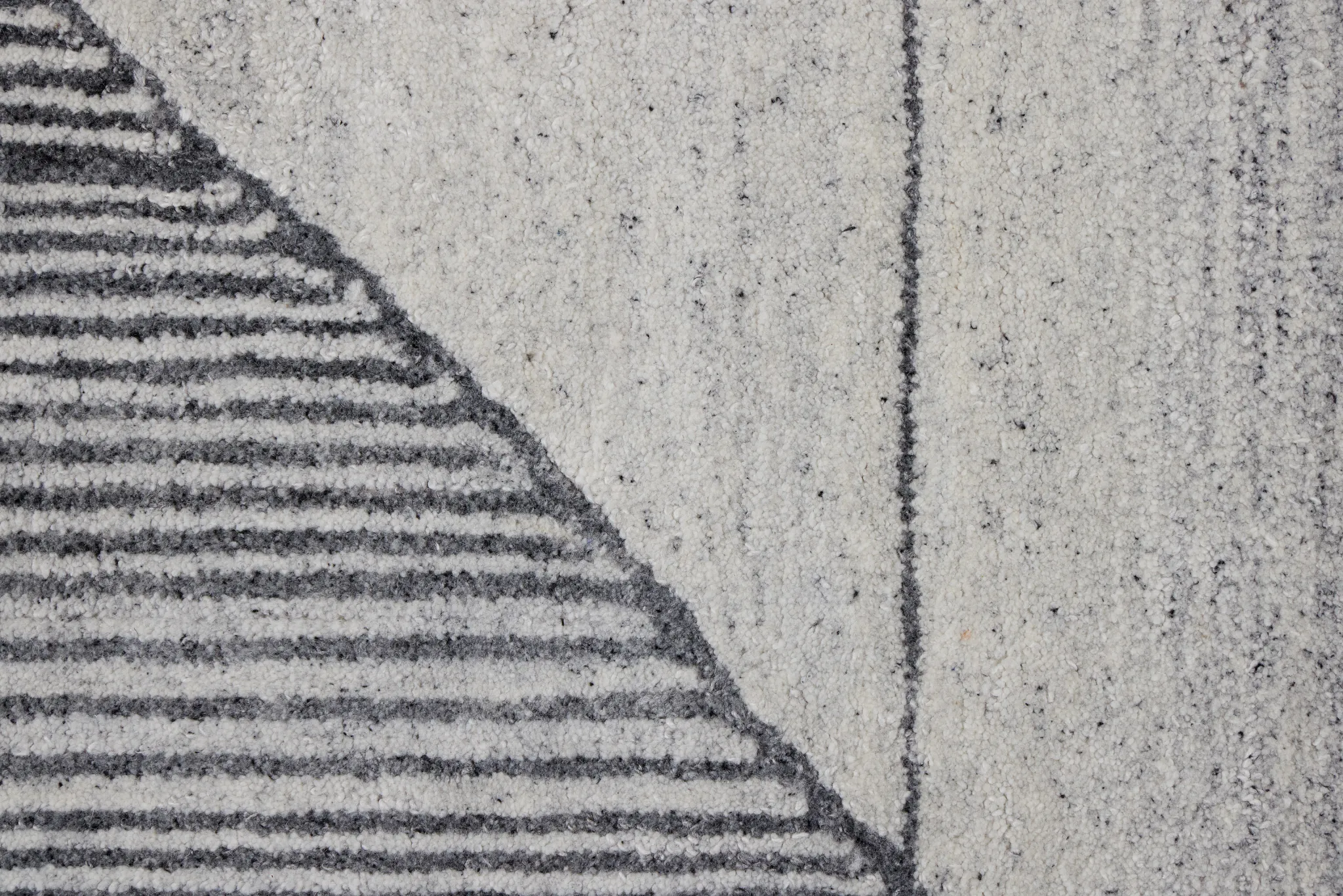 Hoga Gray 8x10 Area Rug