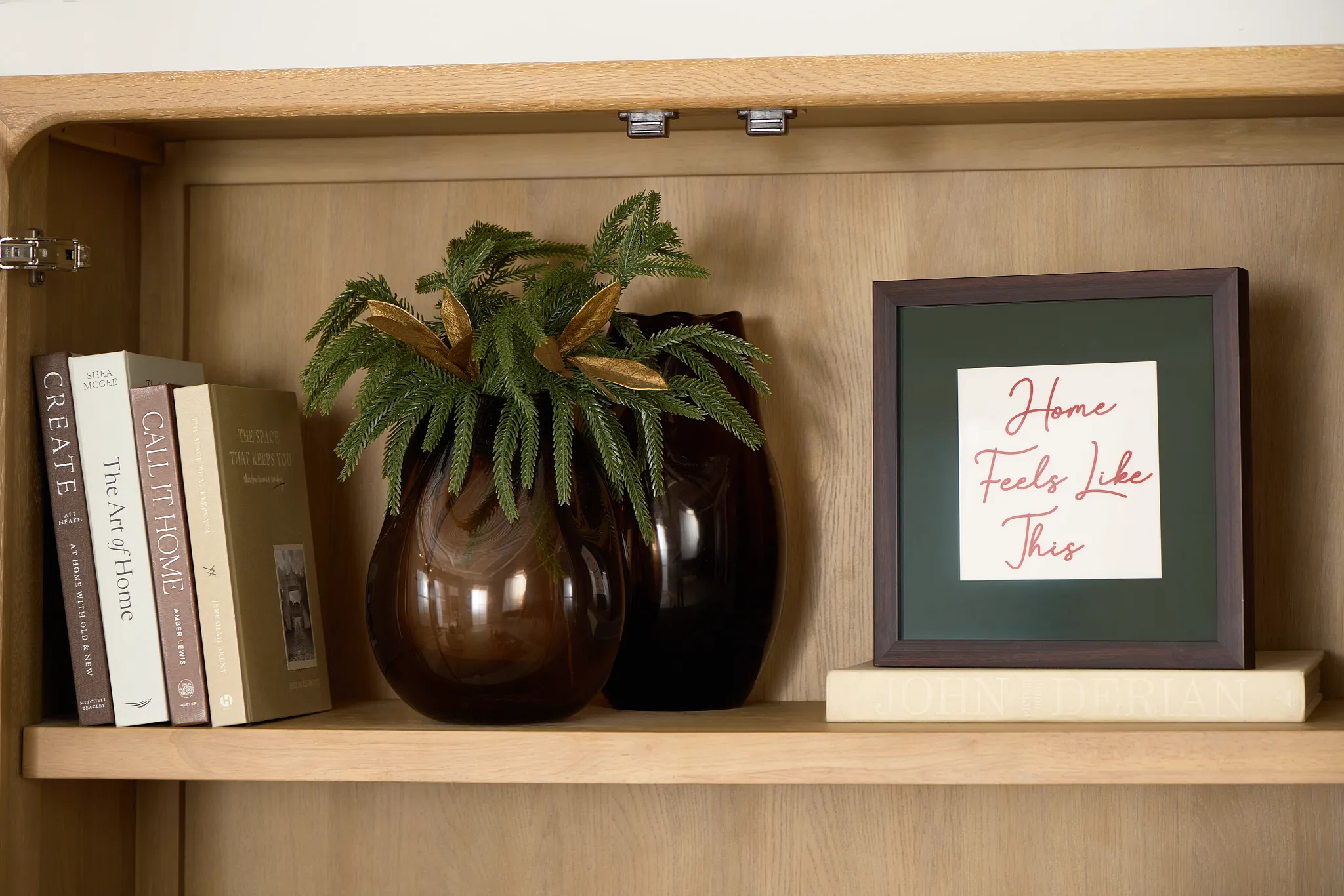 Atlas Medium Brown Vase